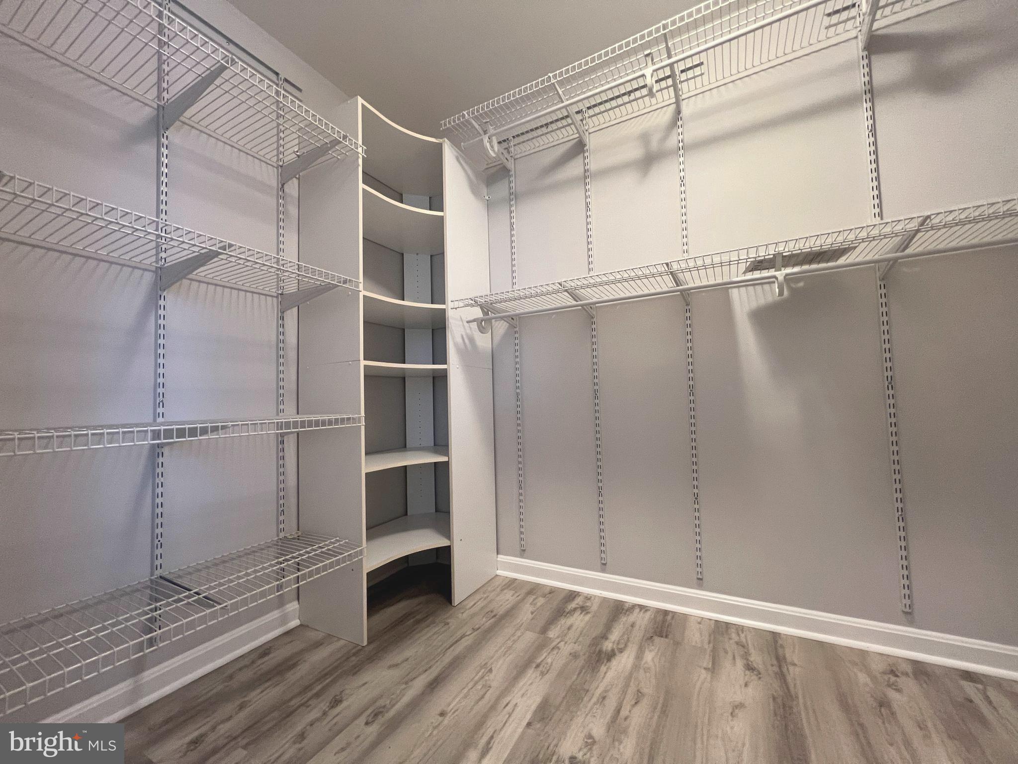 VALLEY STREAM ESTATES - Residential Lease