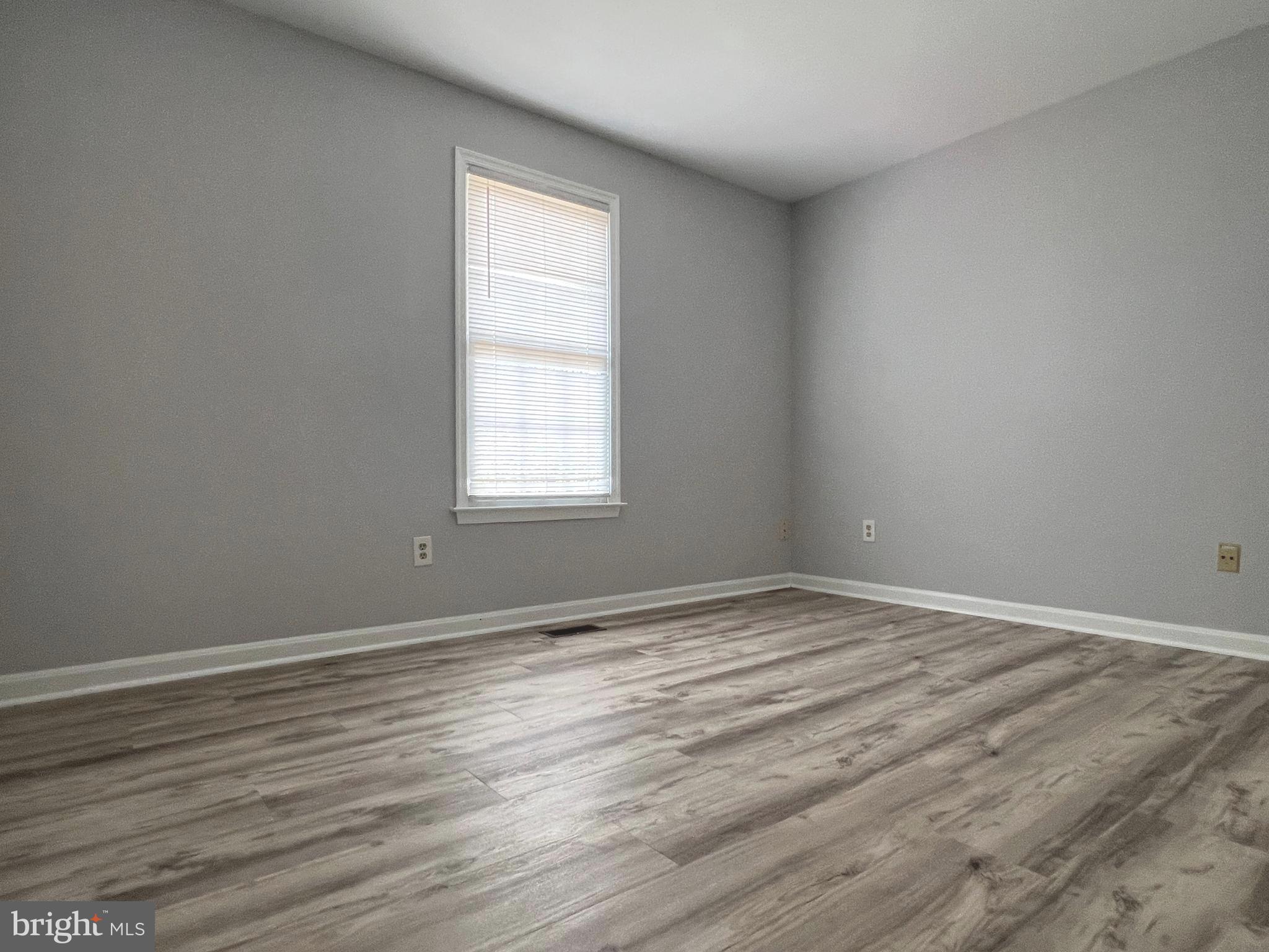 VALLEY STREAM ESTATES - Residential Lease