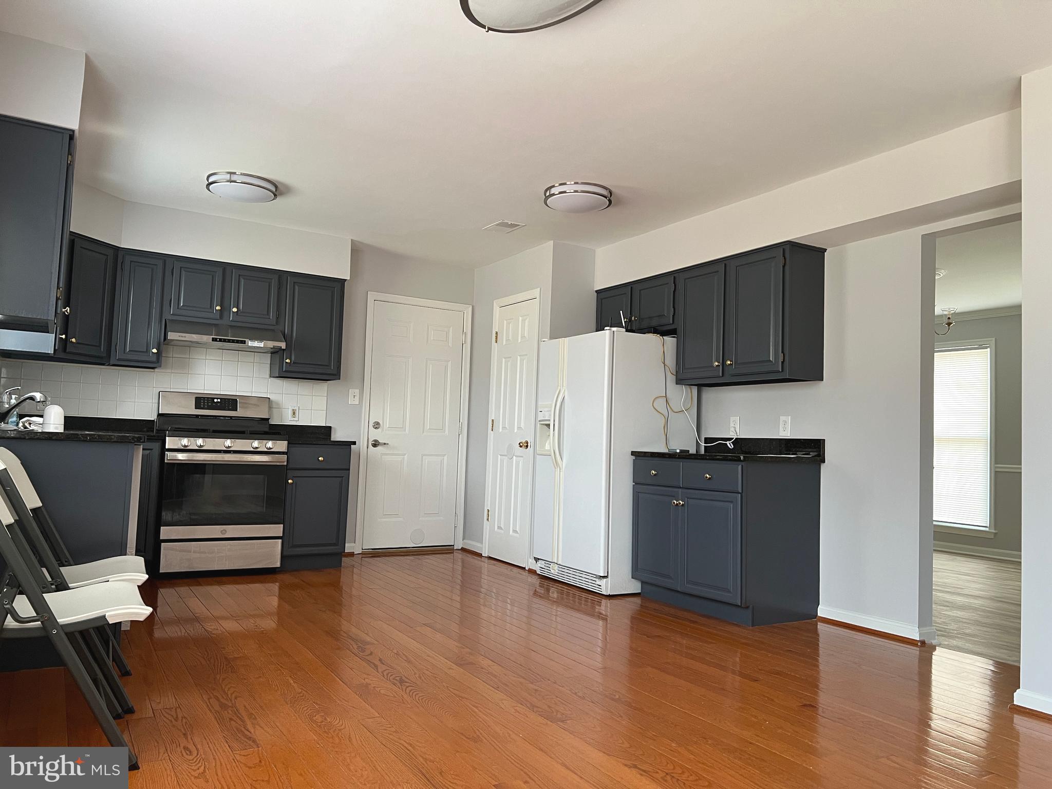 VALLEY STREAM ESTATES - Residential Lease