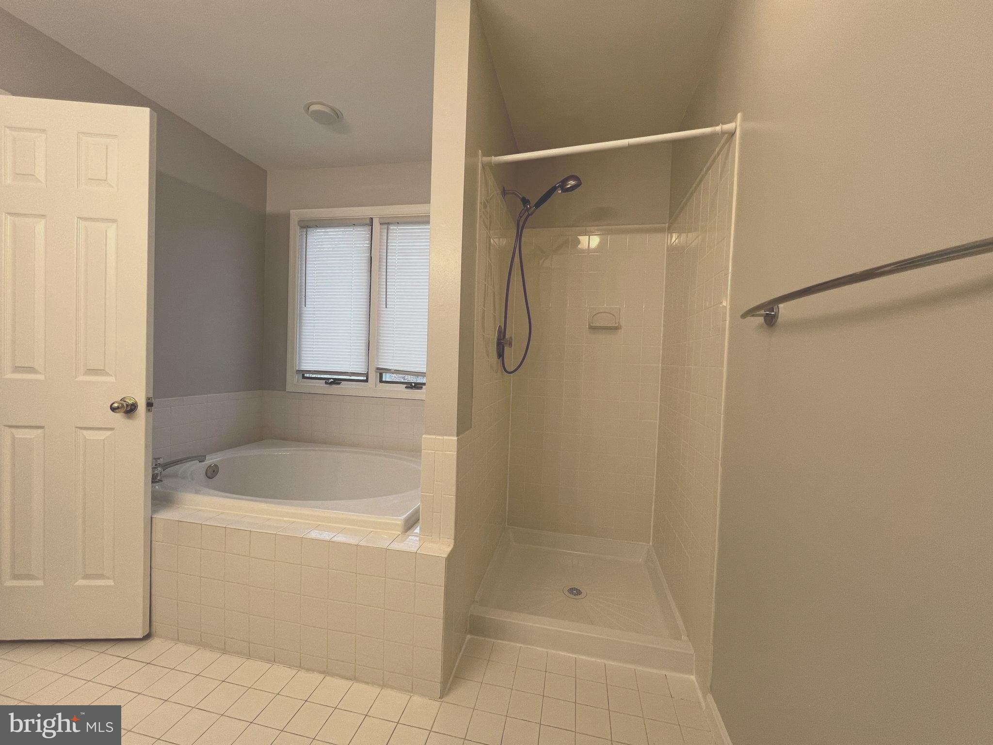 VALLEY STREAM ESTATES - Residential Lease