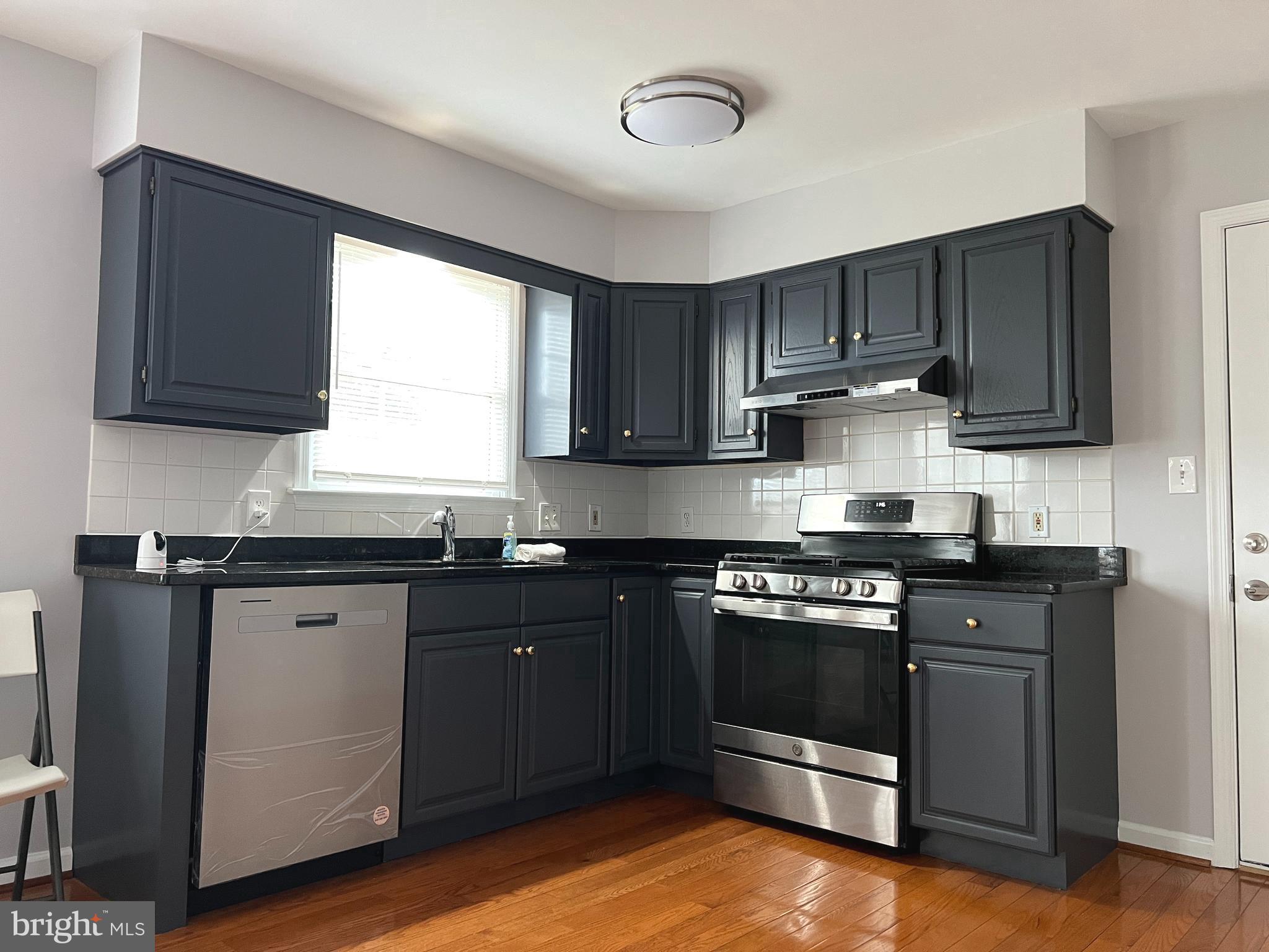 VALLEY STREAM ESTATES - Residential Lease