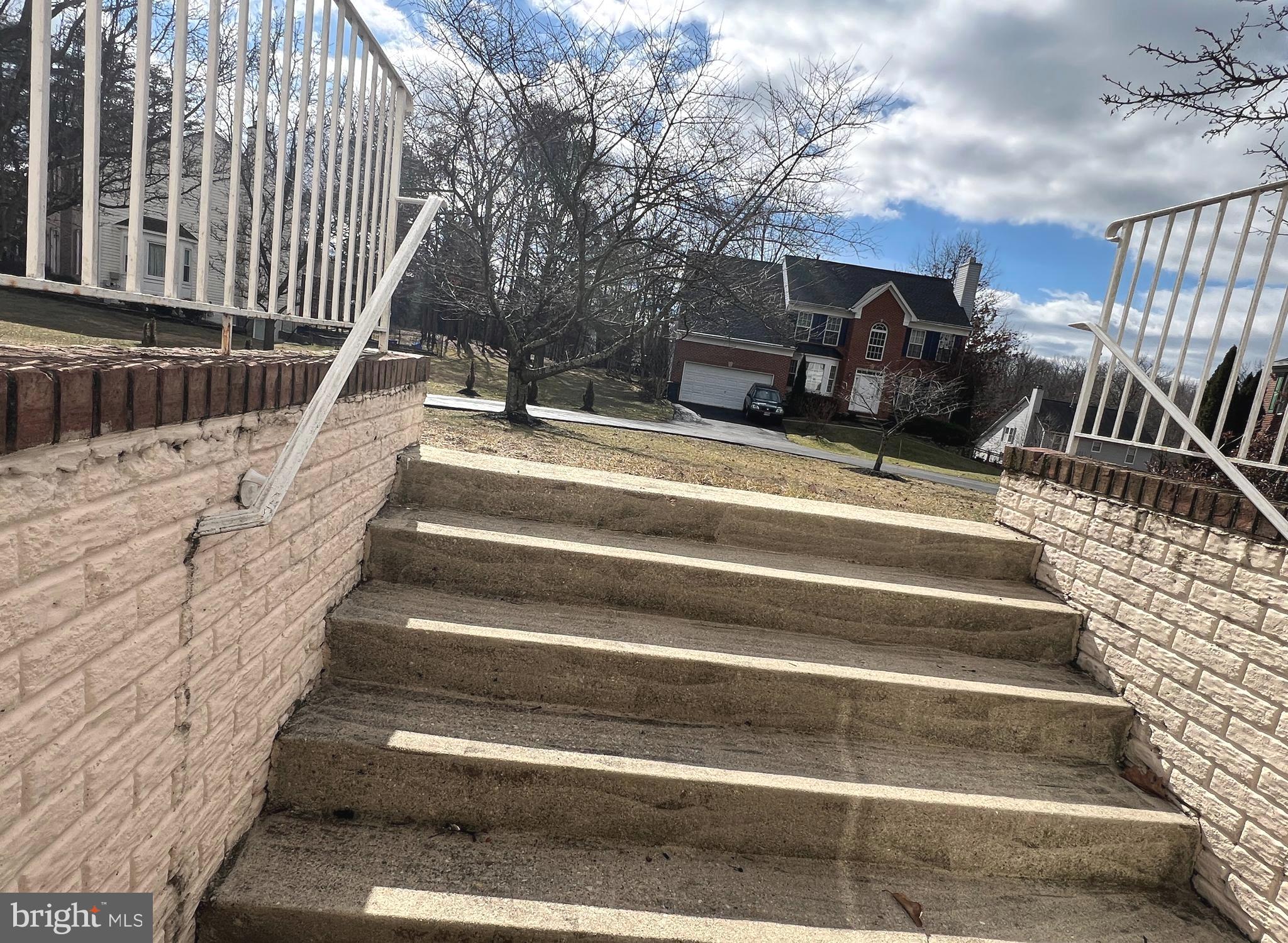 VALLEY STREAM ESTATES - Residential Lease