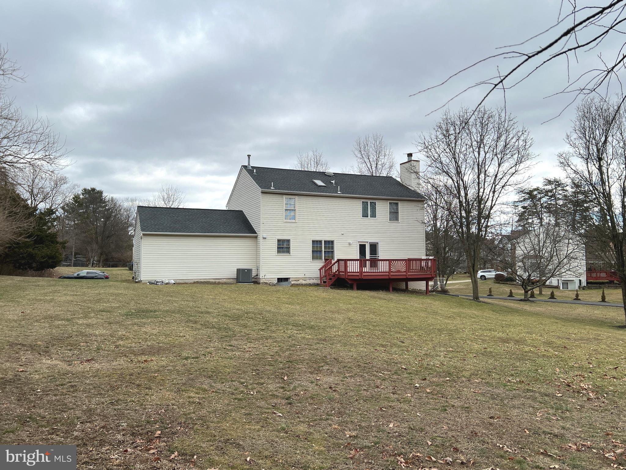 VALLEY STREAM ESTATES - Residential Lease