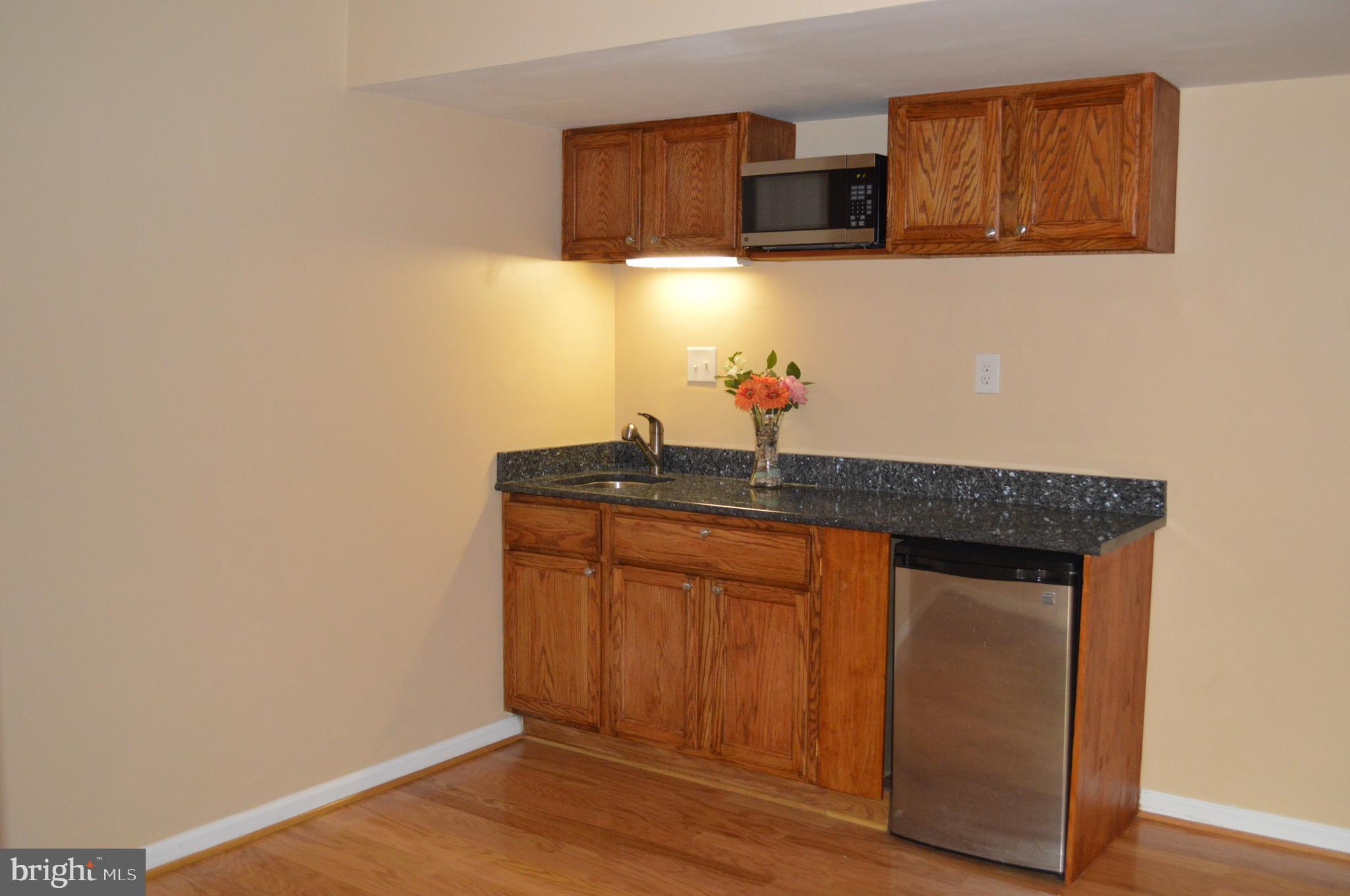 WELLESLEY - Residential Lease