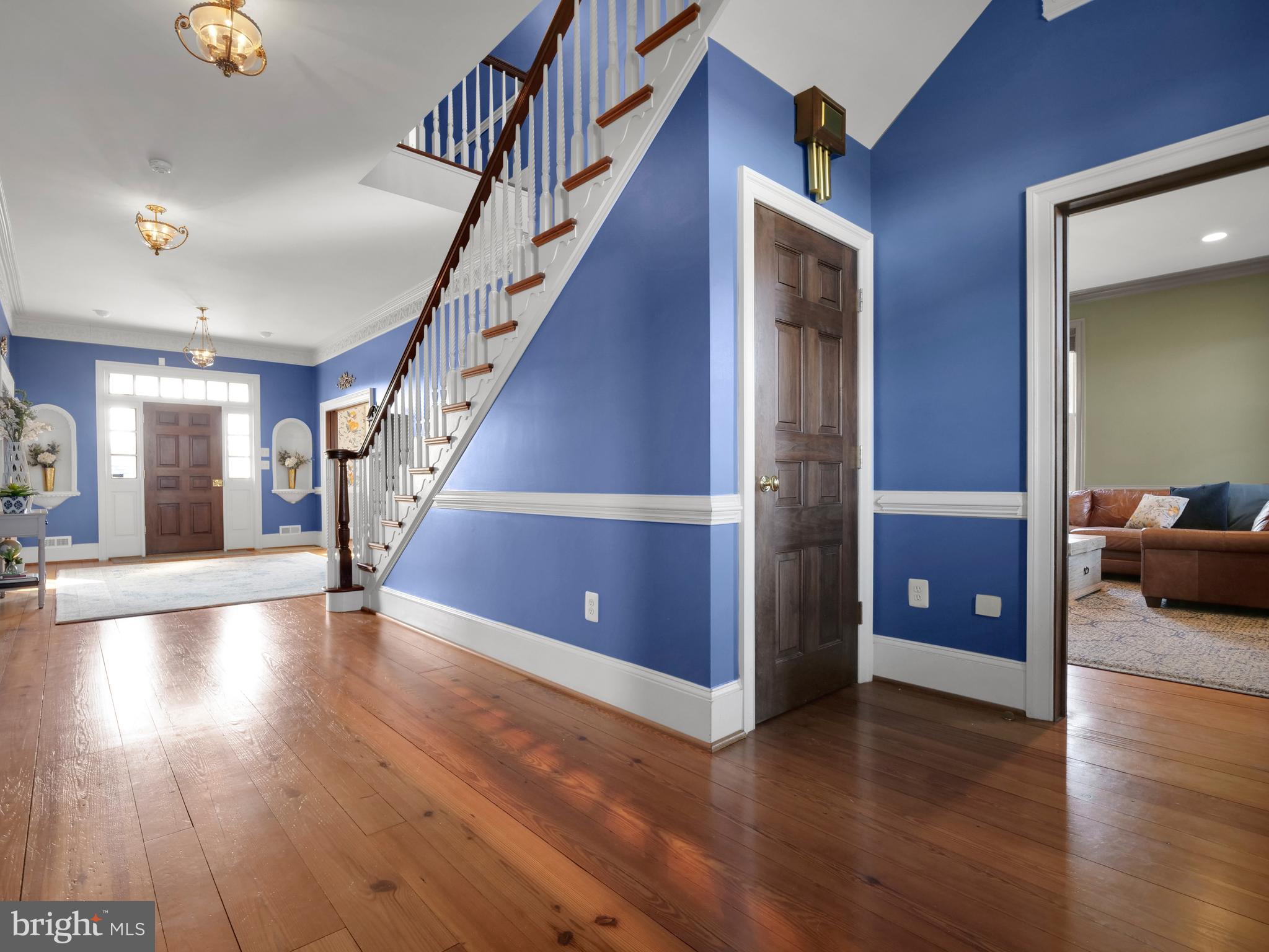 E DEBUTTS LAND - Residential