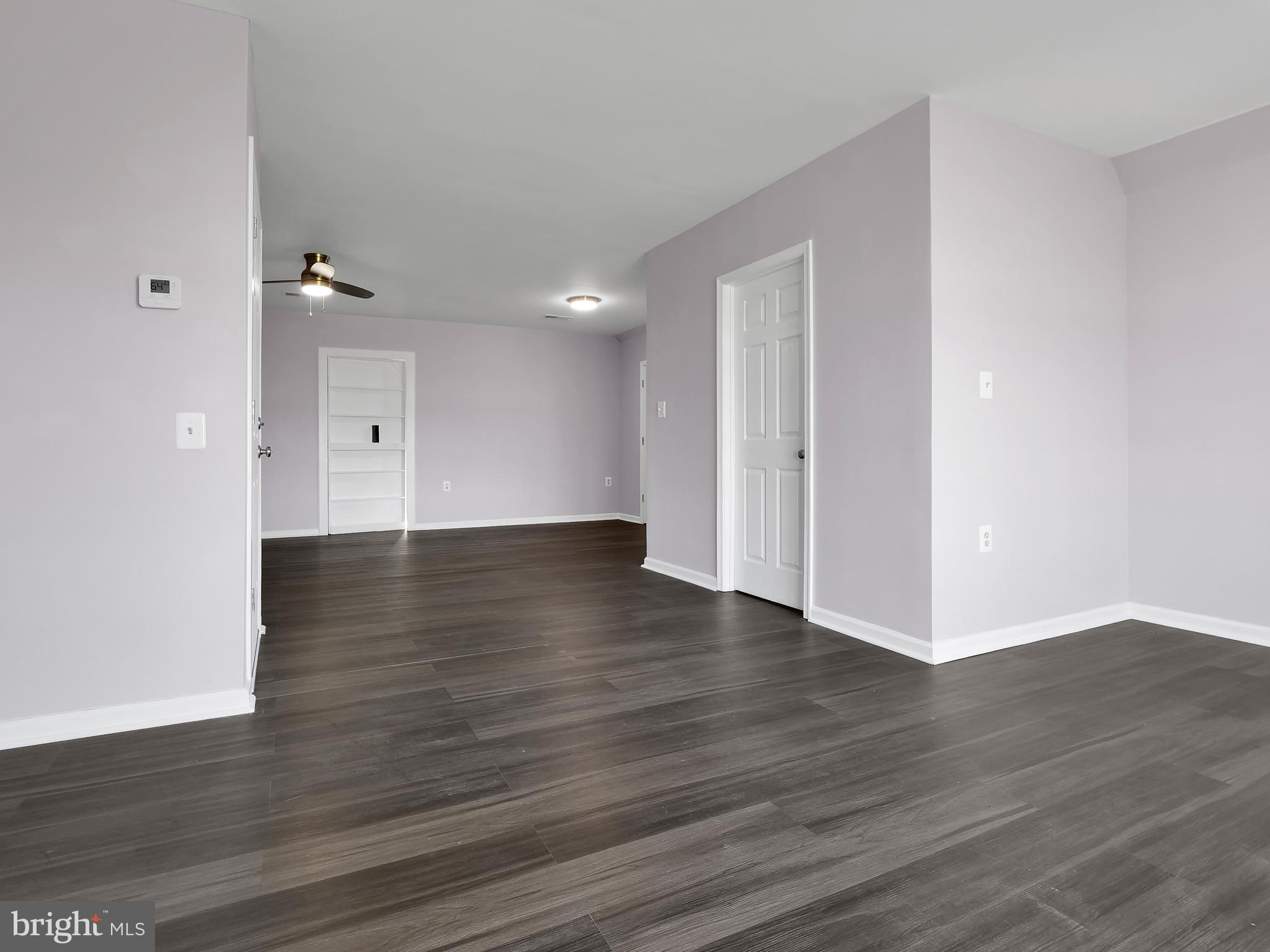 E DEBUTTS LAND - Residential