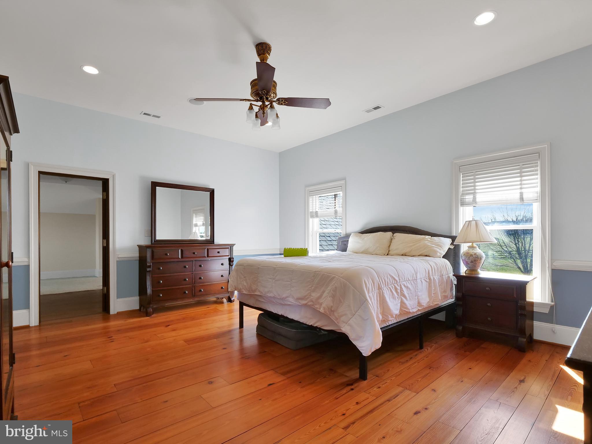 E DEBUTTS LAND - Residential