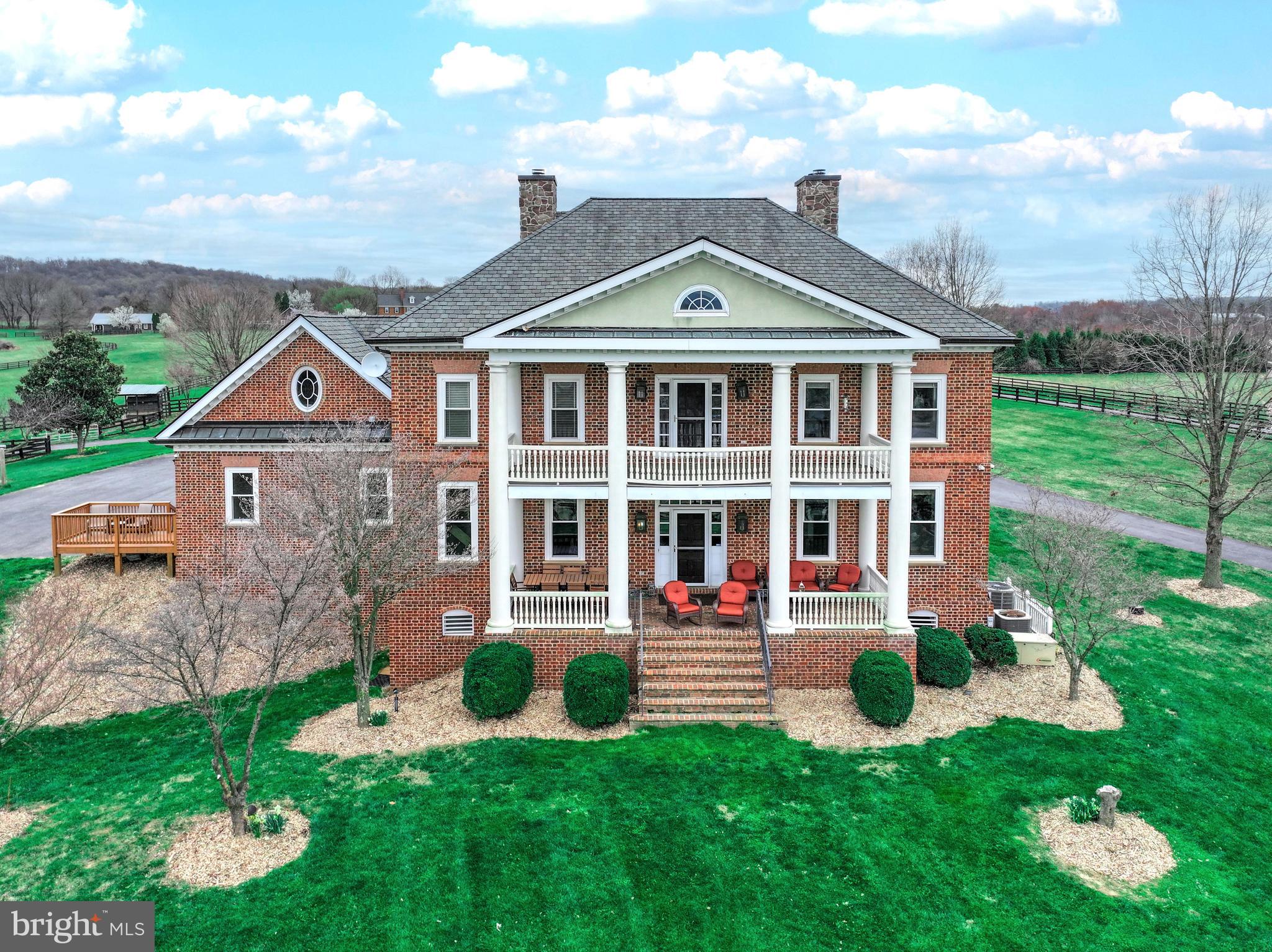 E DEBUTTS LAND - Residential