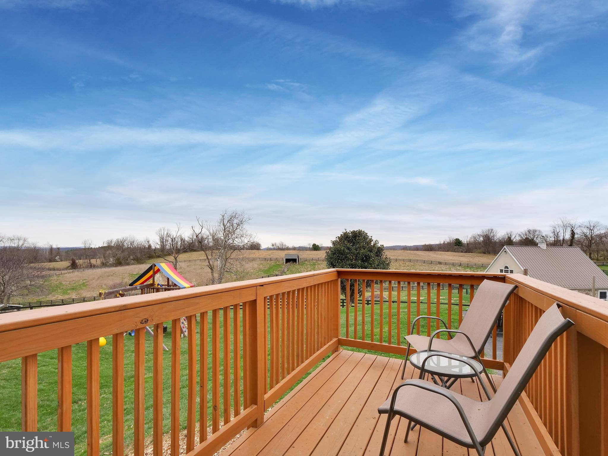 E DEBUTTS LAND - Residential