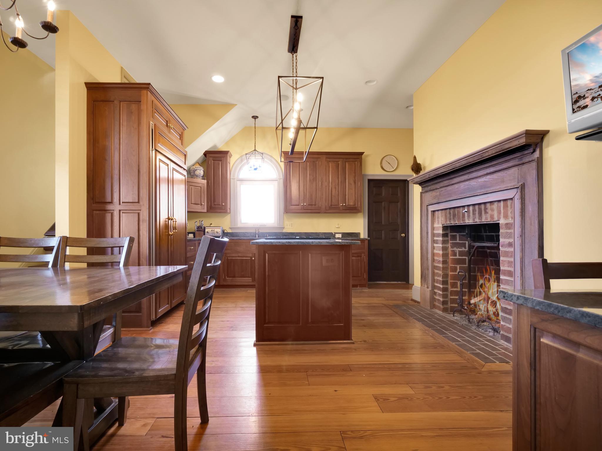 E DEBUTTS LAND - Residential