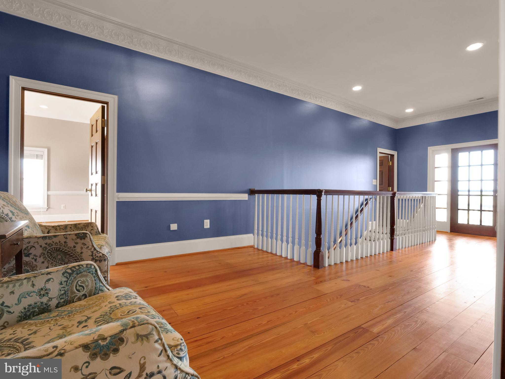 E DEBUTTS LAND - Residential