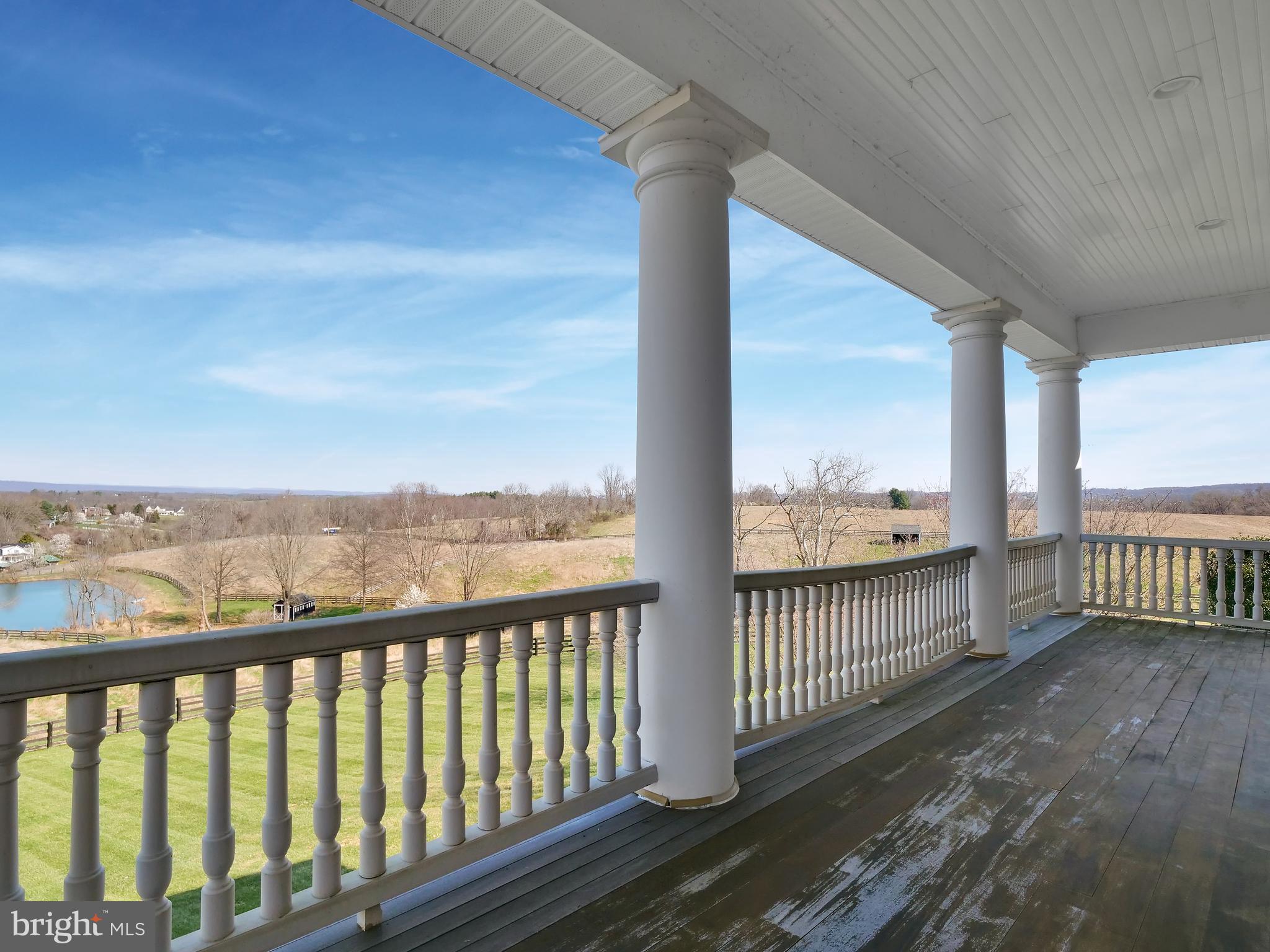 E DEBUTTS LAND - Residential