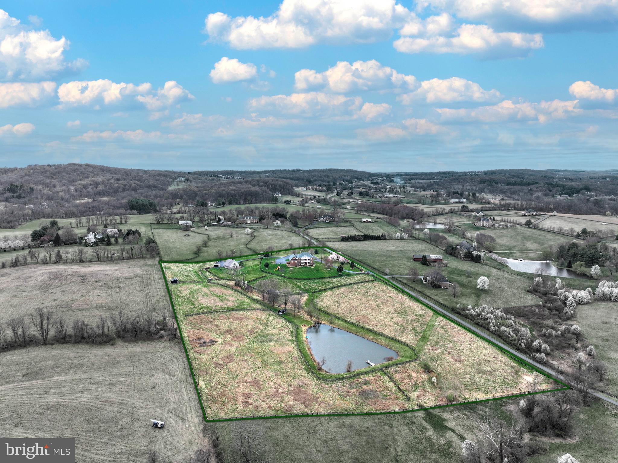 E DEBUTTS LAND - Residential