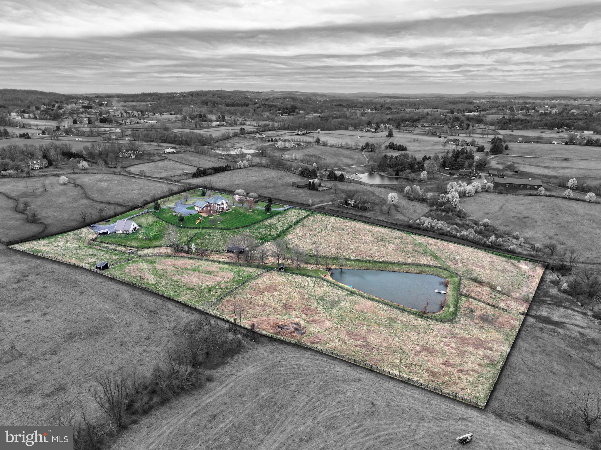 E DEBUTTS LAND - Residential