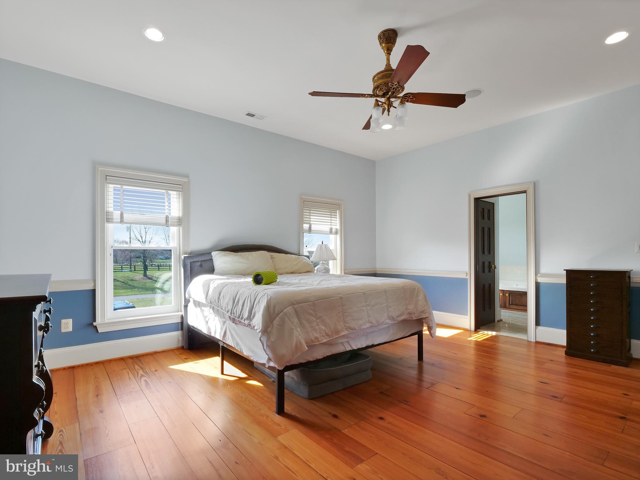 E DEBUTTS LAND - Residential