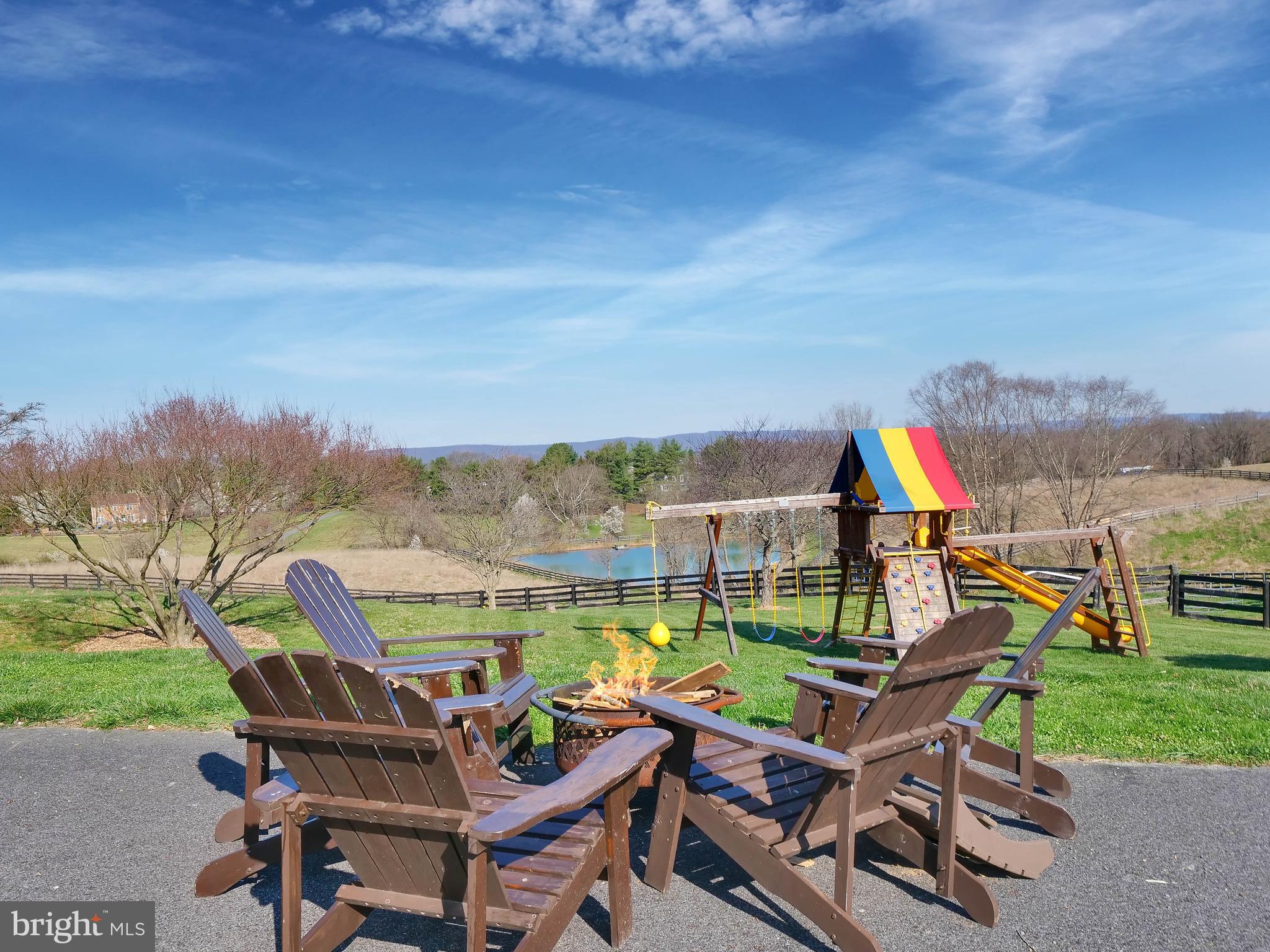 E DEBUTTS LAND - Residential