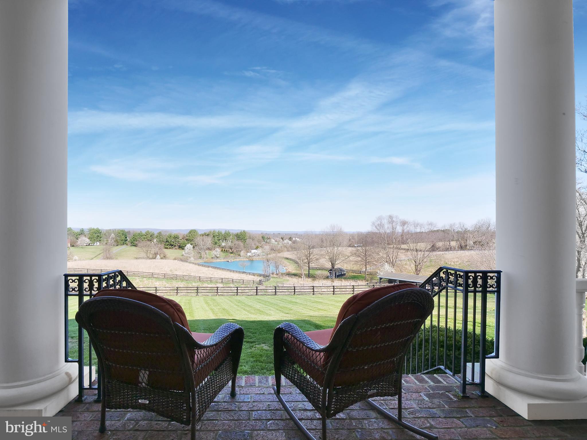 E DEBUTTS LAND - Residential