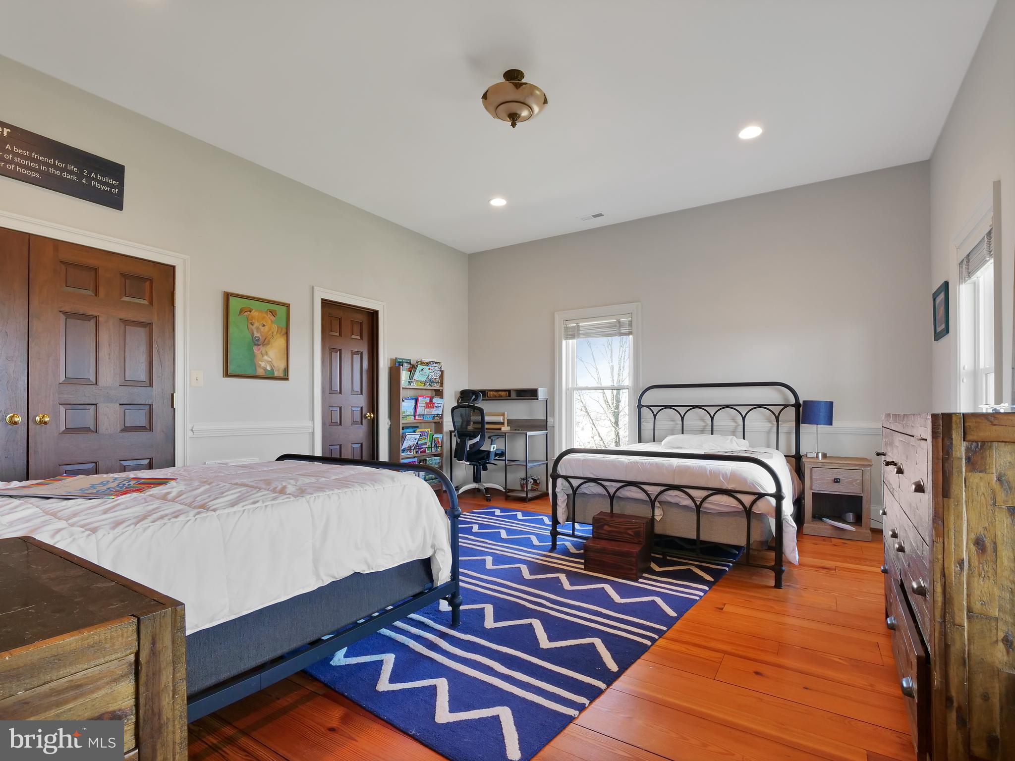 E DEBUTTS LAND - Residential