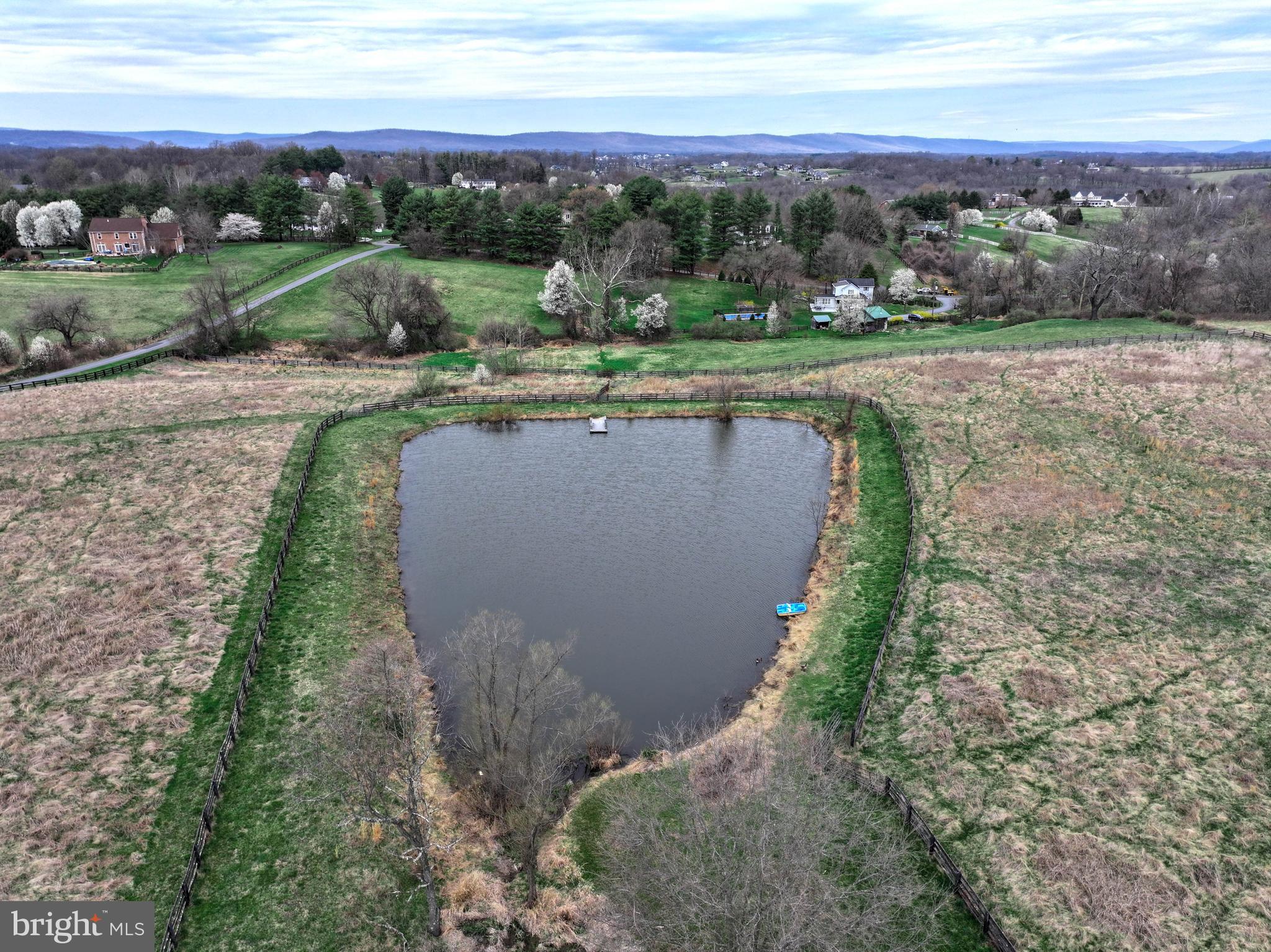E DEBUTTS LAND - Residential