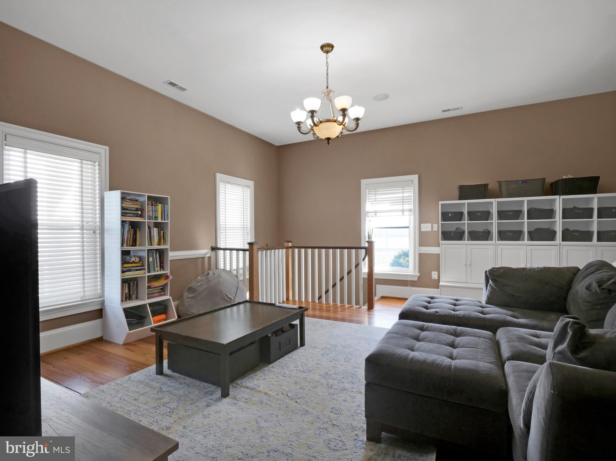 E DEBUTTS LAND - Residential