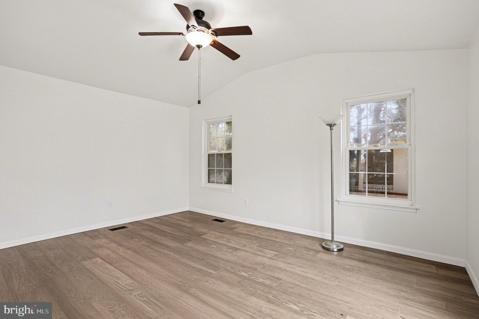 RIVERSIDE - Residential