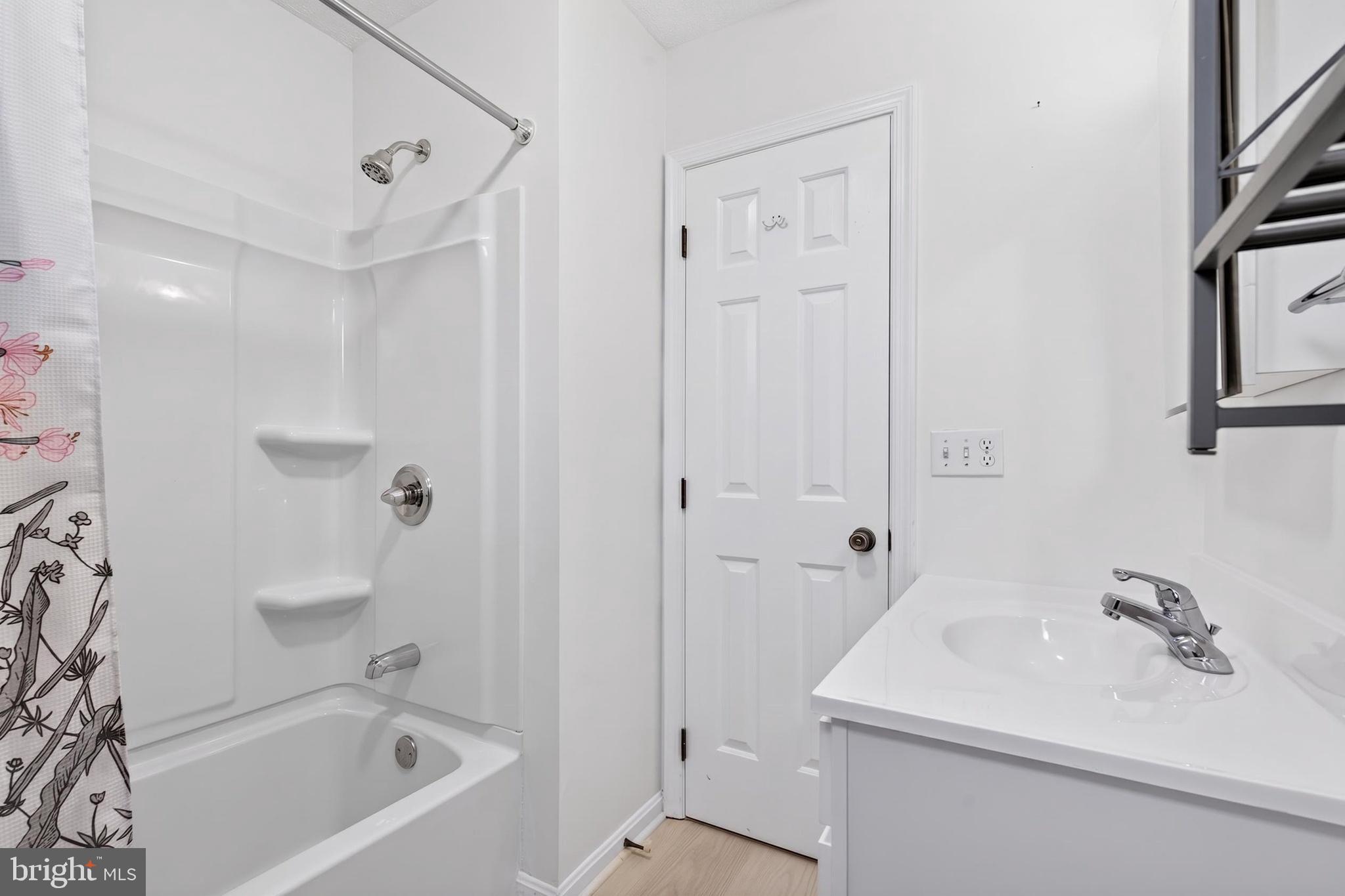 MEADOWBROOKE - Residential