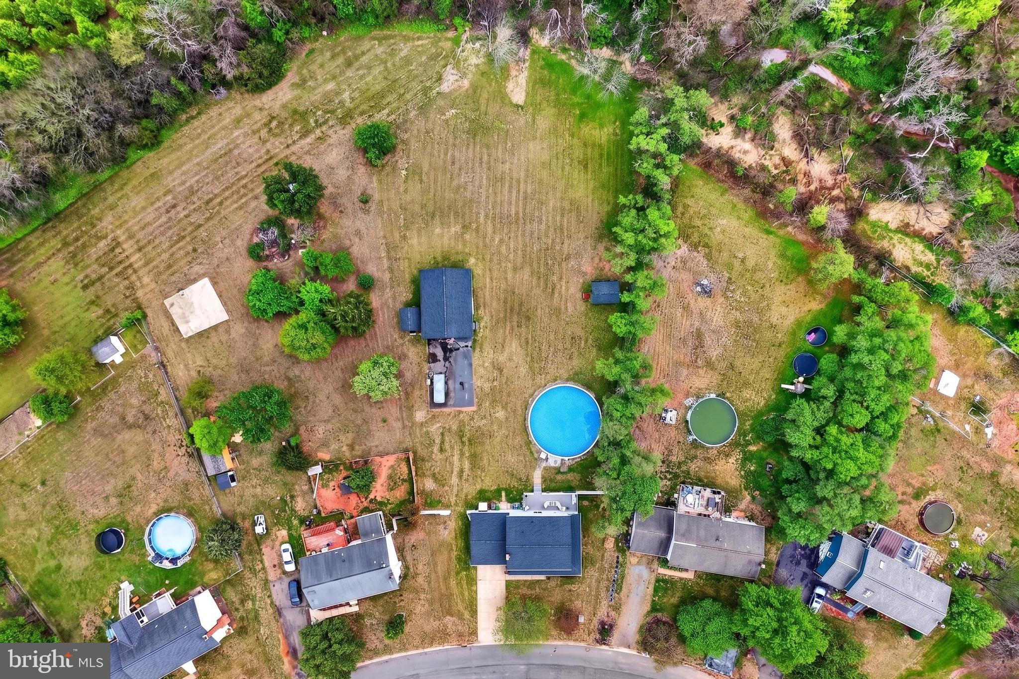 MEADOWBROOKE - Residential