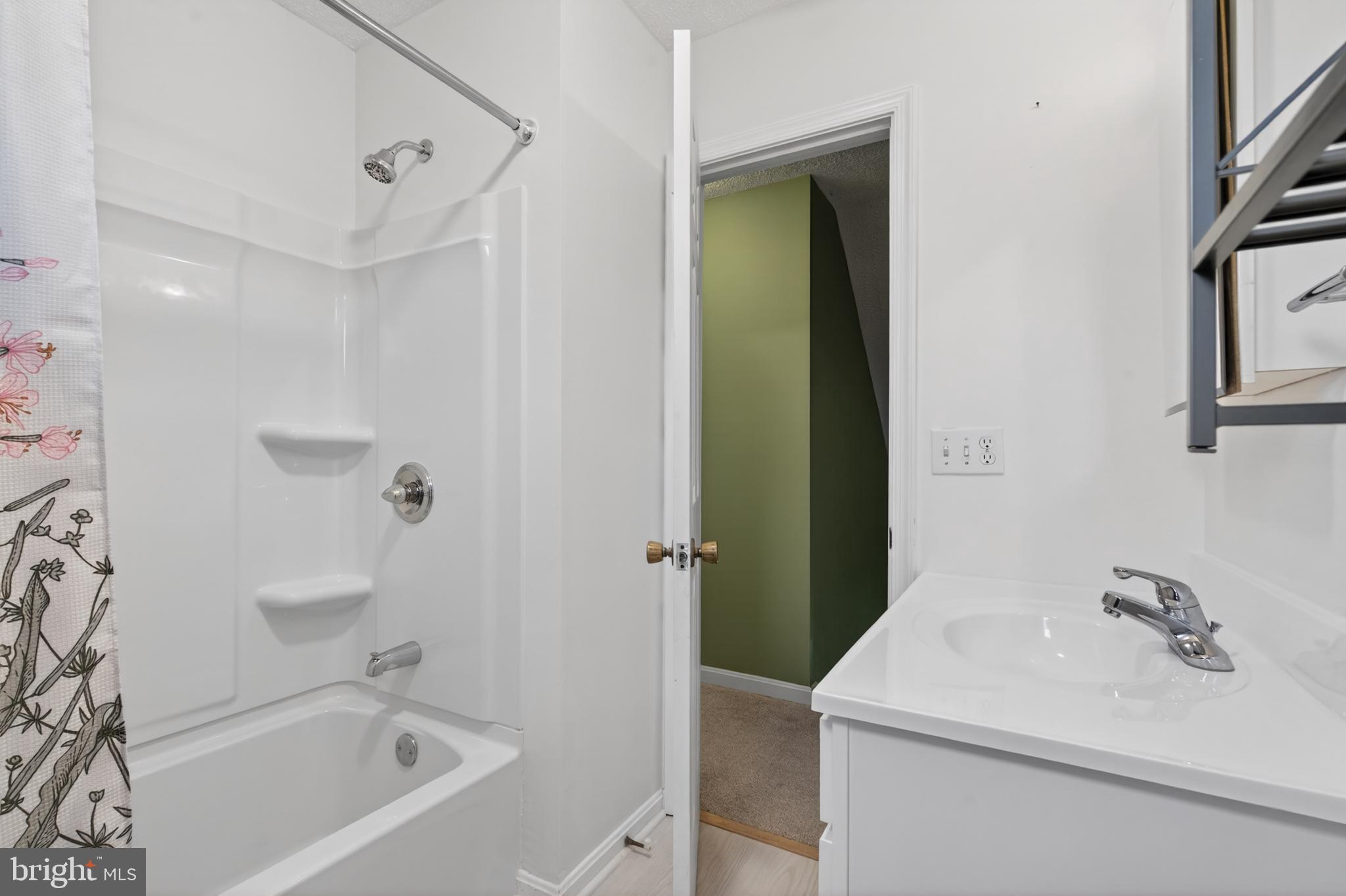 MEADOWBROOKE - Residential
