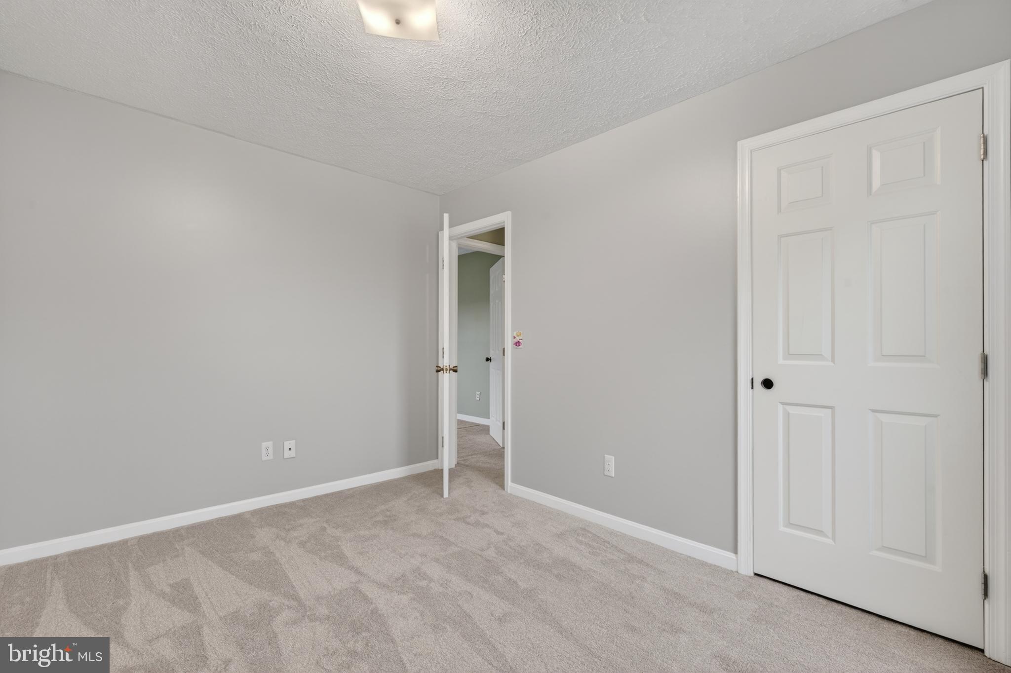 MEADOWBROOKE - Residential