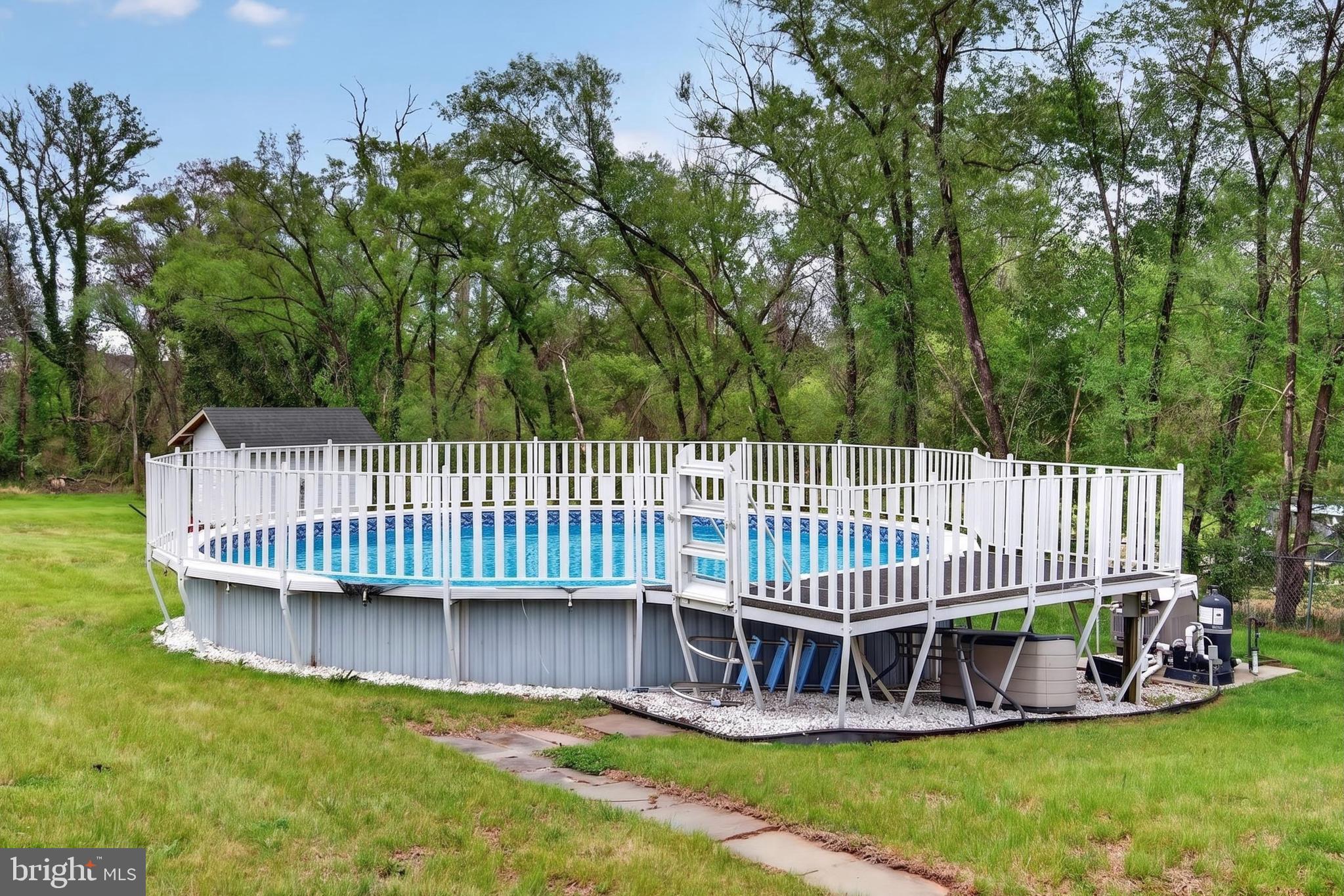 MEADOWBROOKE - Residential
