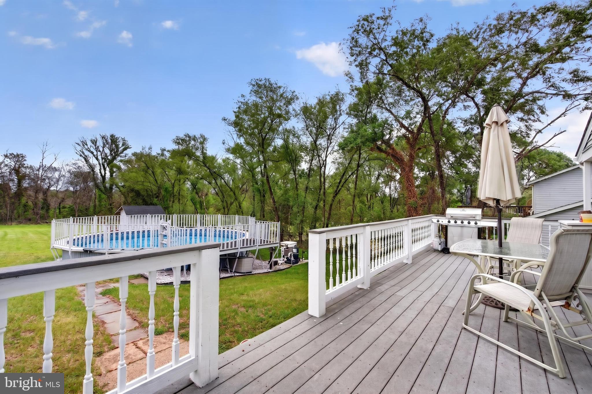 MEADOWBROOKE - Residential