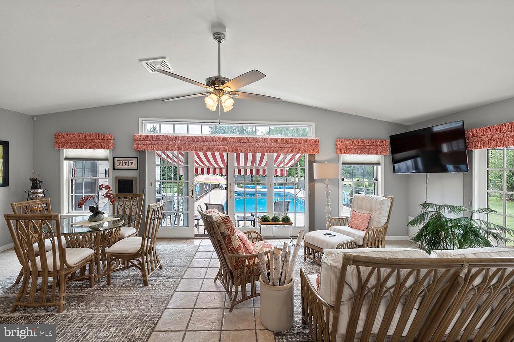 RIDGEVIEW - Residential