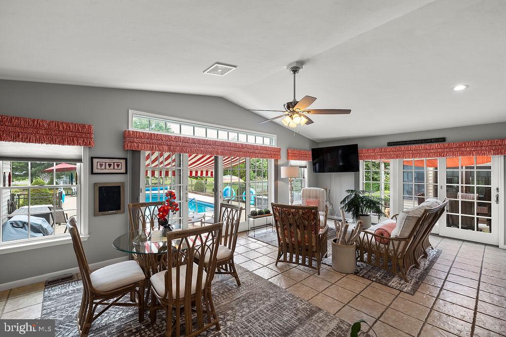 RIDGEVIEW - Residential