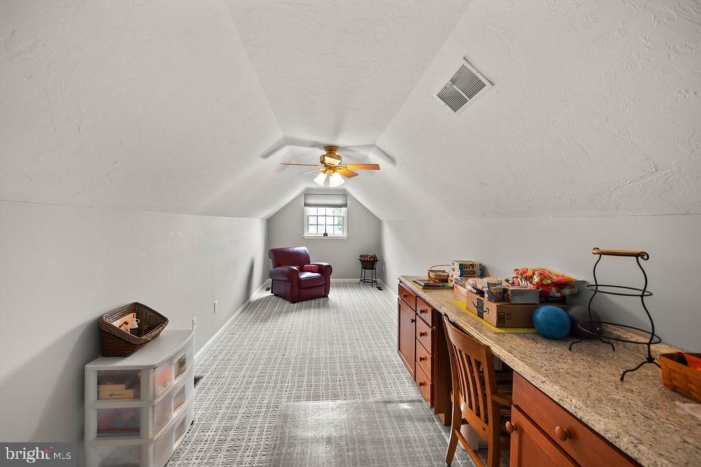 RIDGEVIEW - Residential