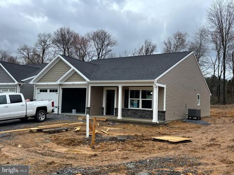 Townhouse For Sale - 212 Grace Ann Court<br/> FAYETTEVILLE, PA 17222