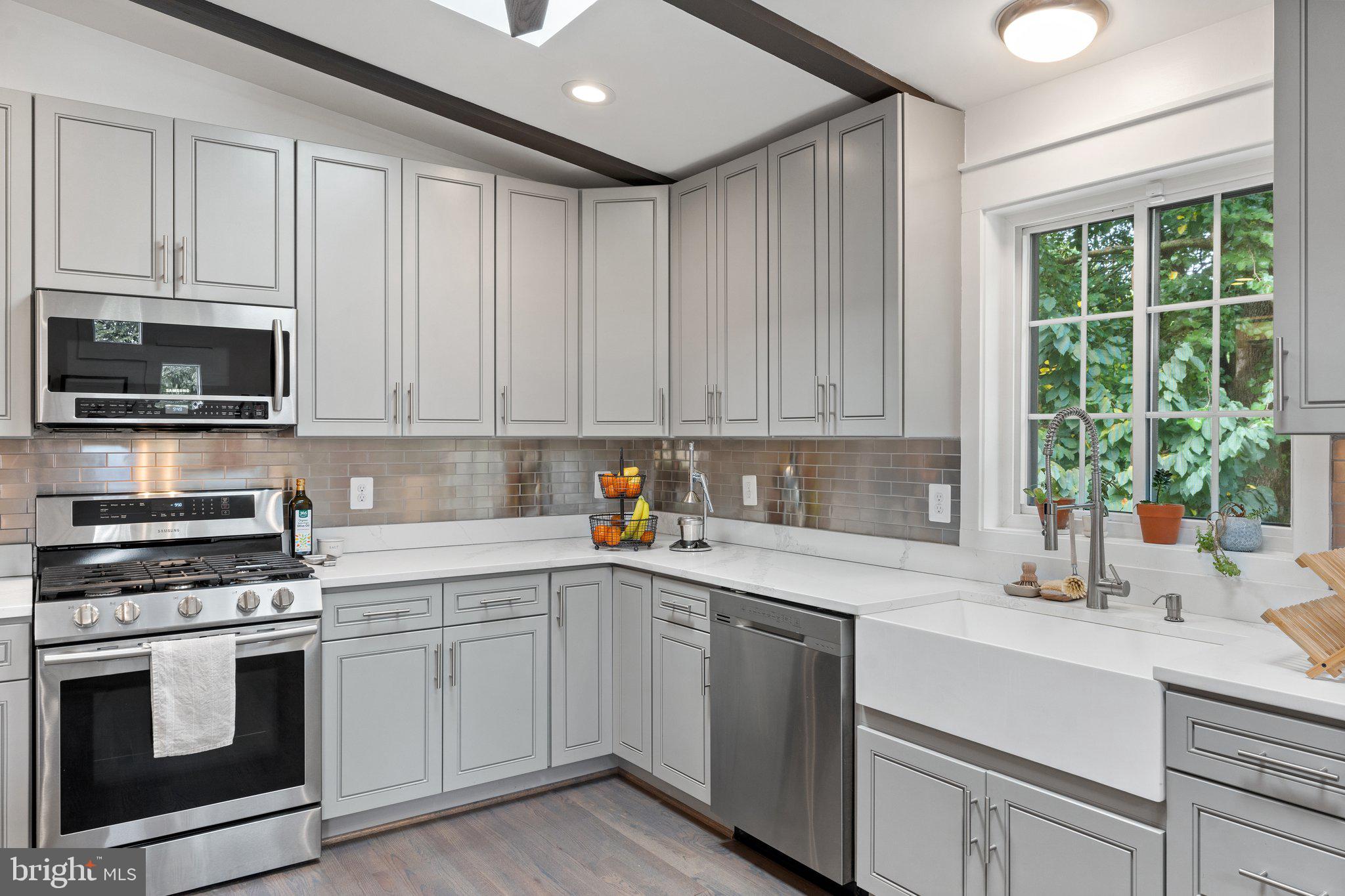 JEFFERSON MANOR - Residential