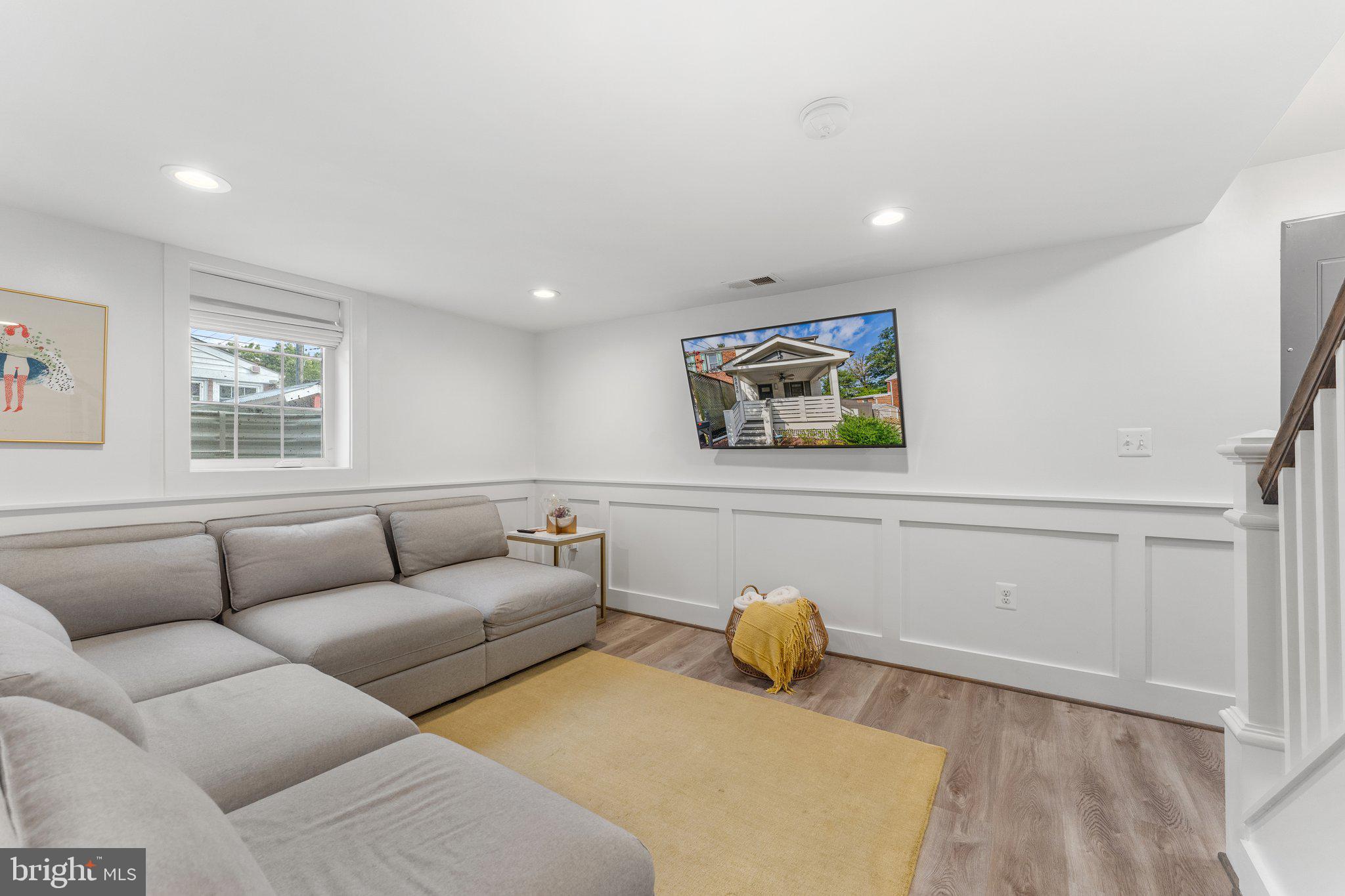 JEFFERSON MANOR - Residential