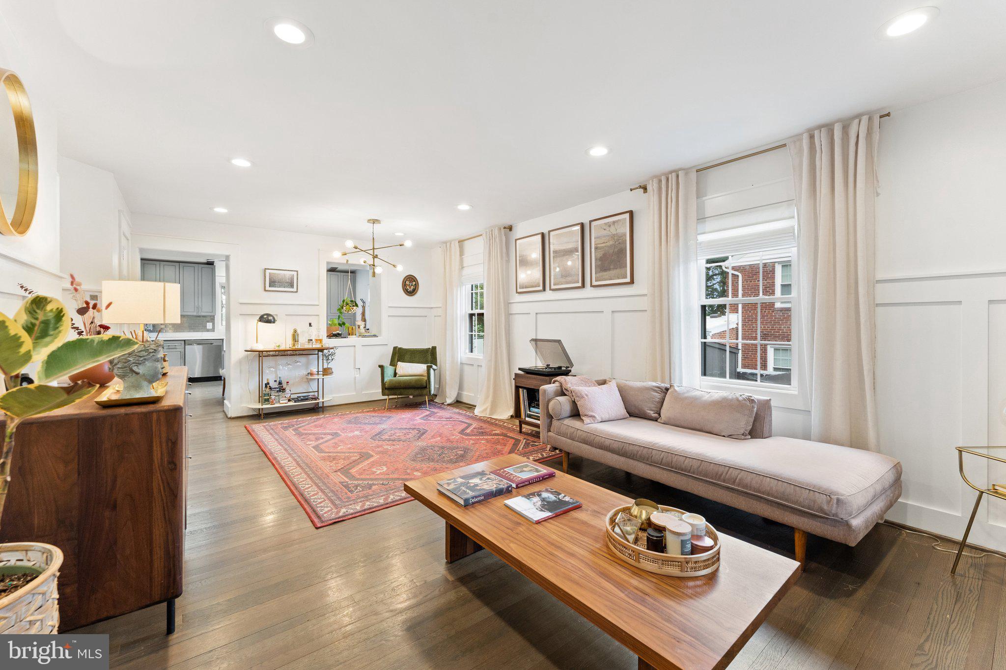 JEFFERSON MANOR - Residential