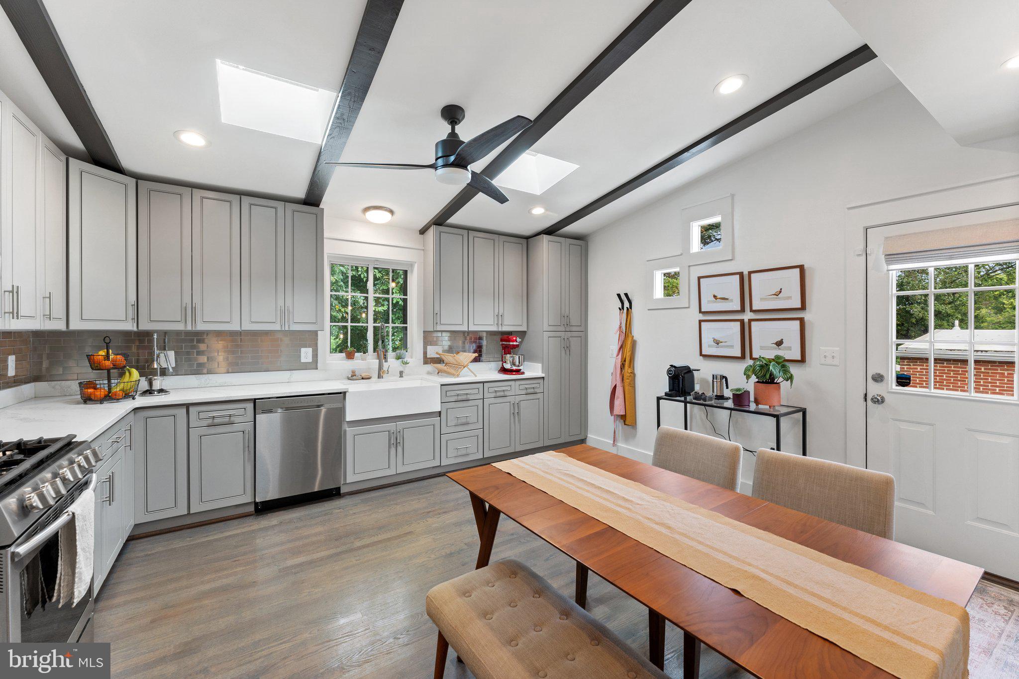 JEFFERSON MANOR - Residential