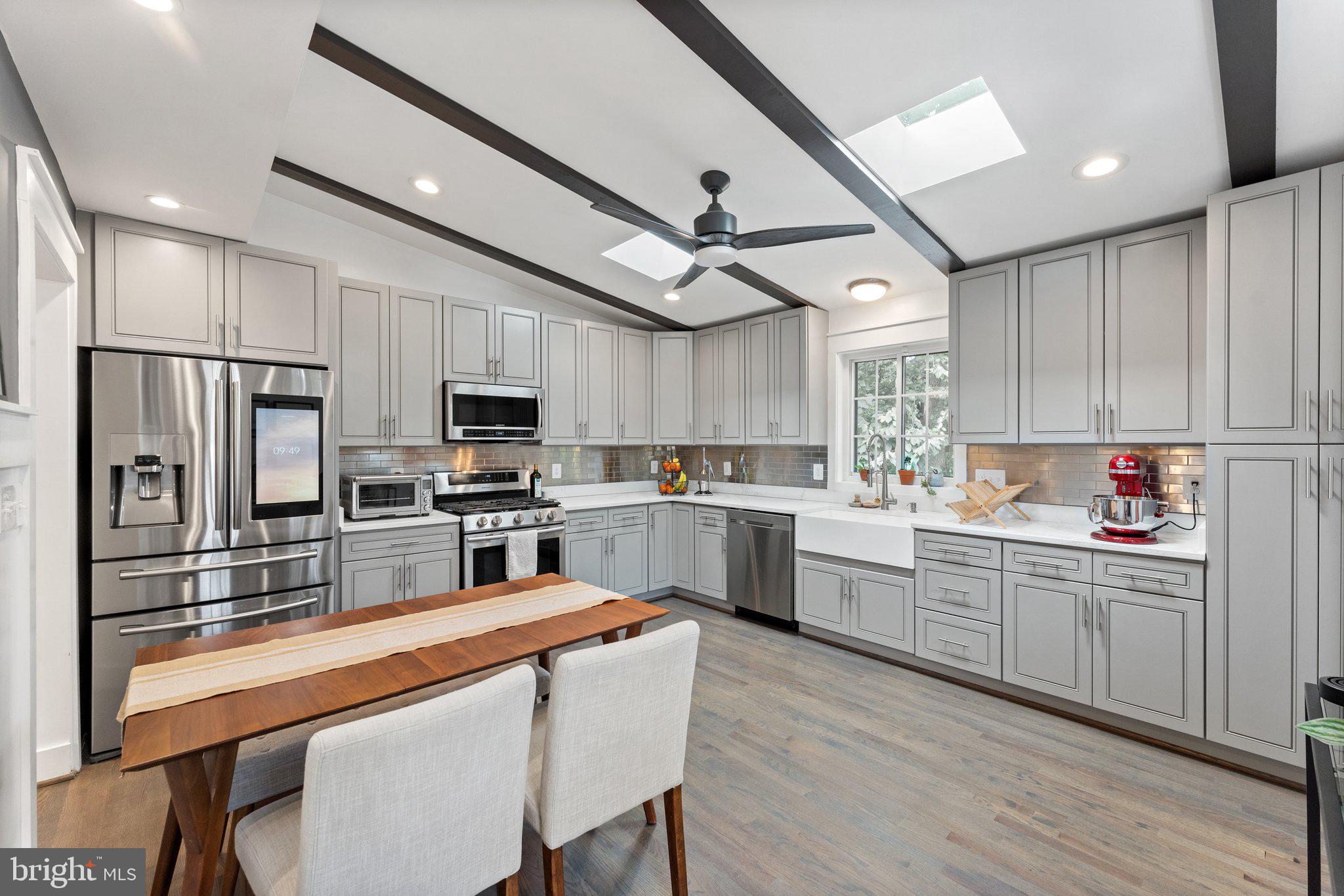 JEFFERSON MANOR - Residential