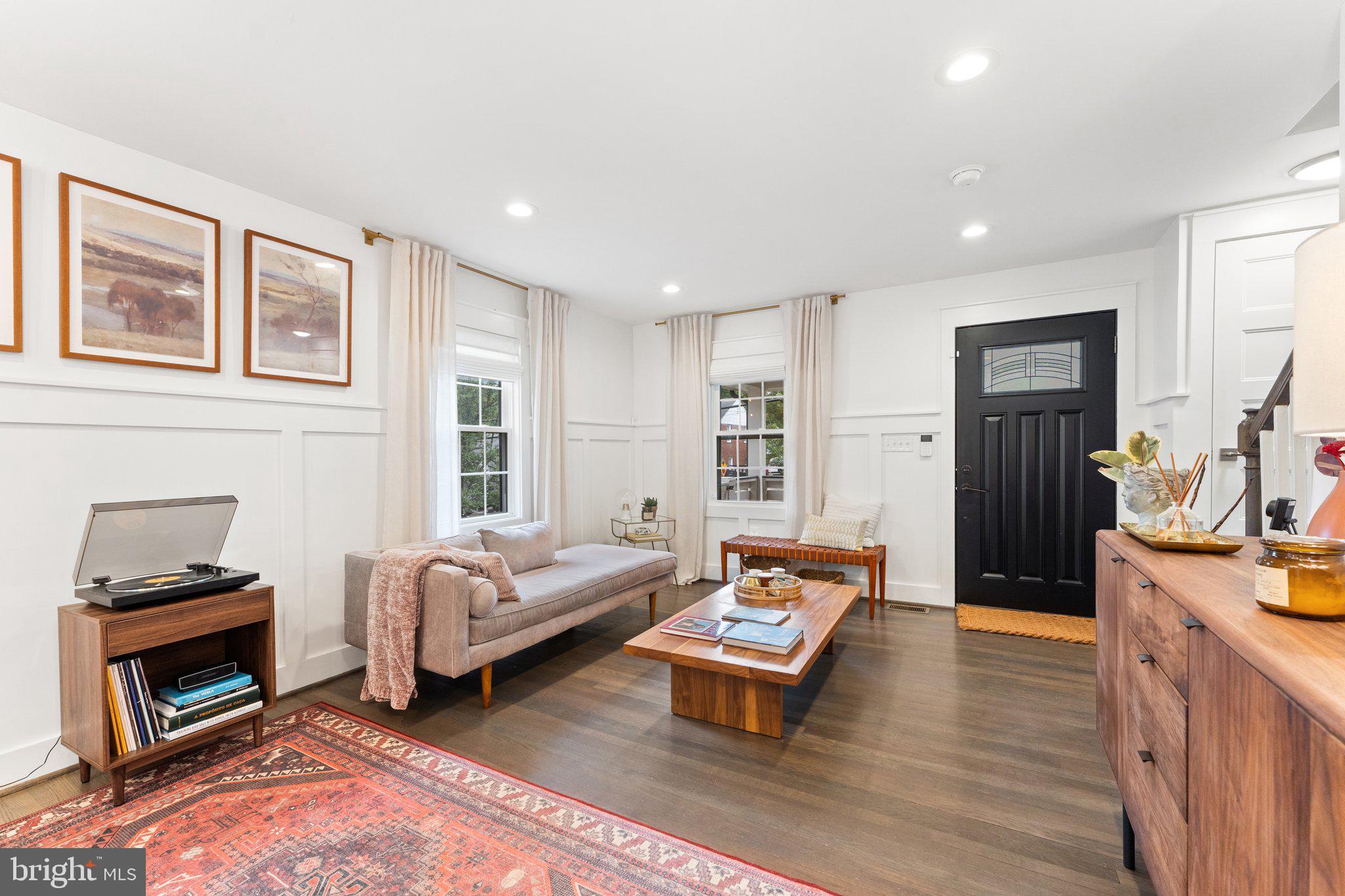 JEFFERSON MANOR - Residential