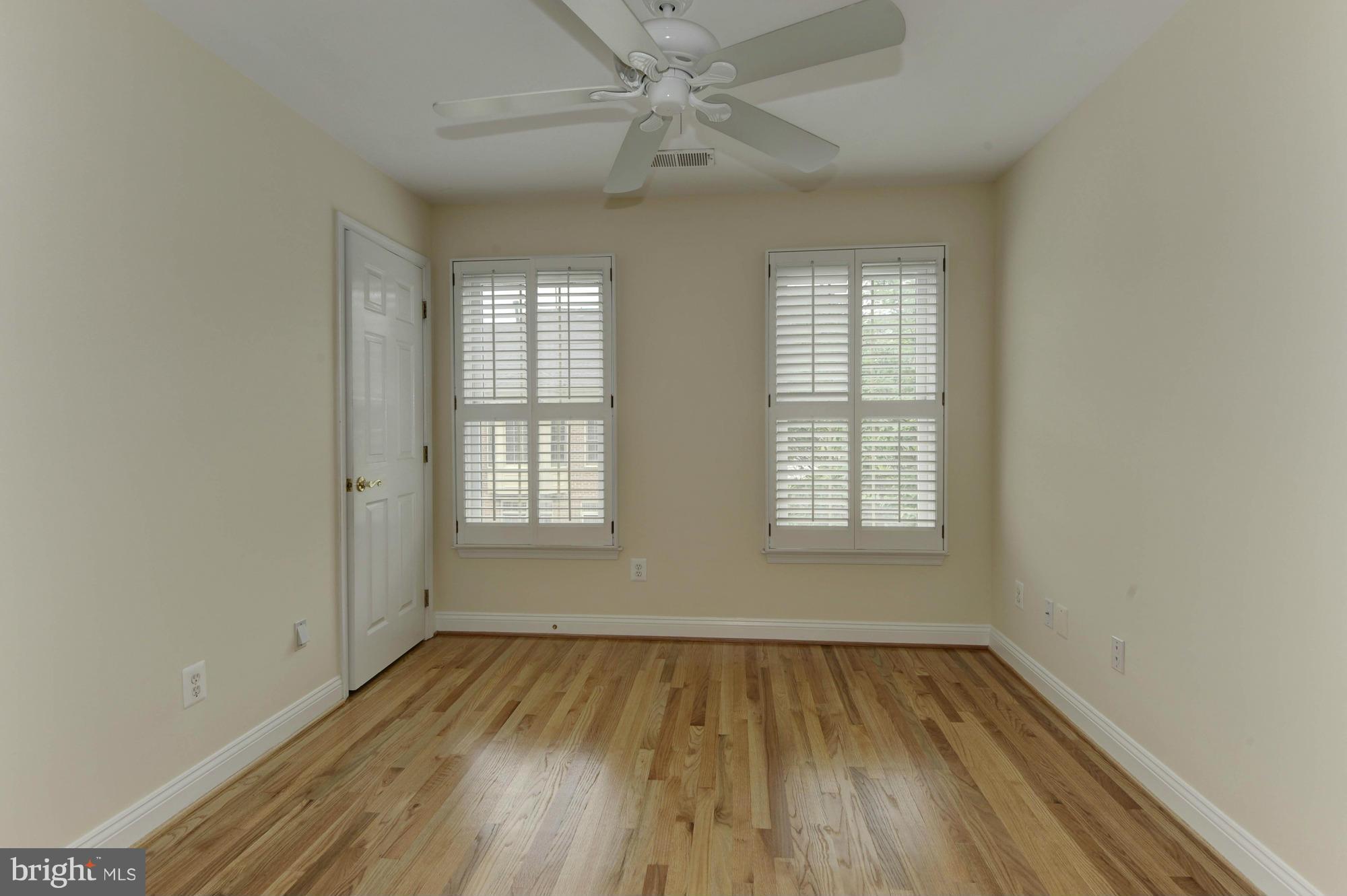 PALISADES PARK - Residential Lease