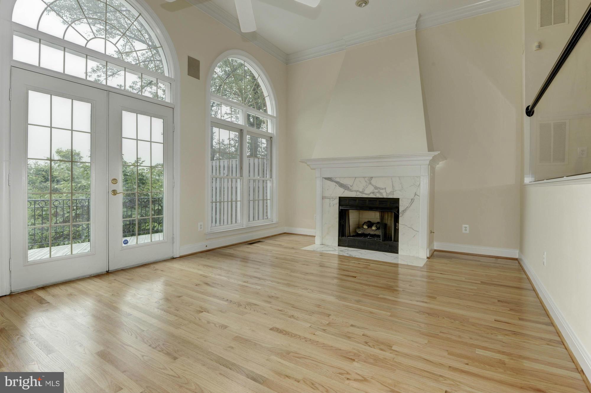 PALISADES PARK - Residential Lease