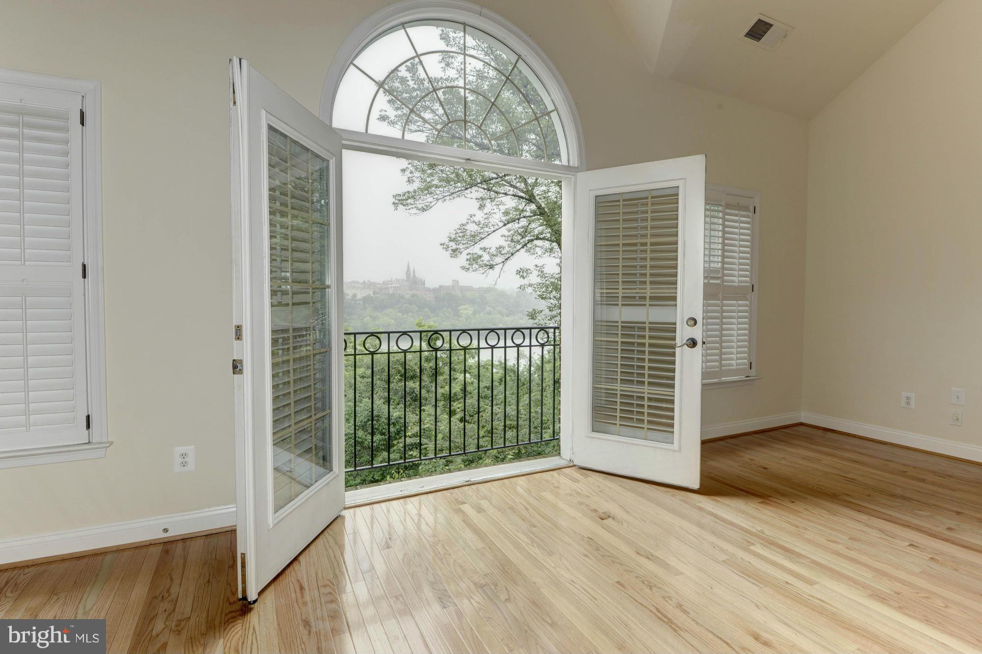 PALISADES PARK - Residential Lease