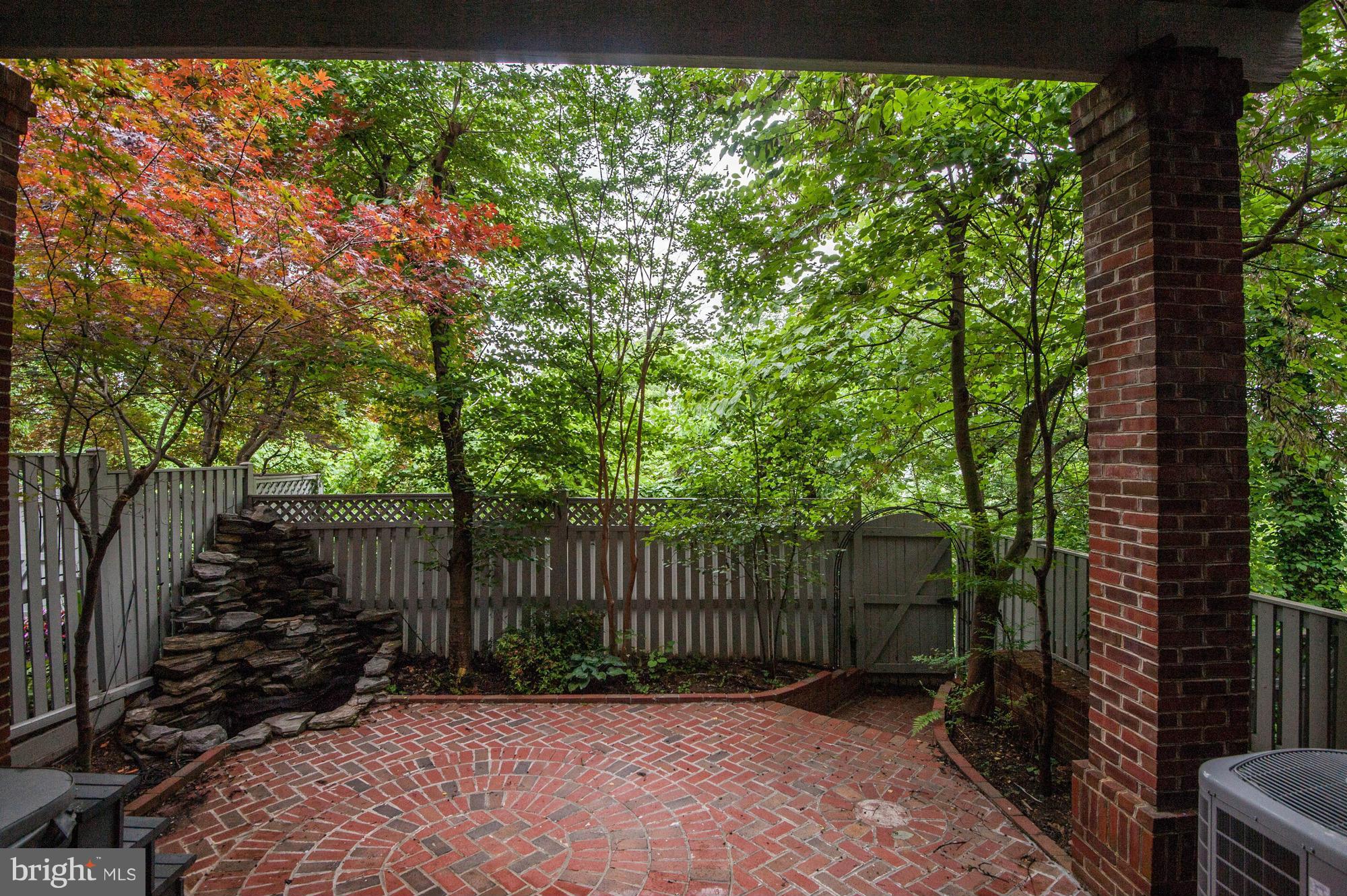 PALISADES PARK - Residential Lease