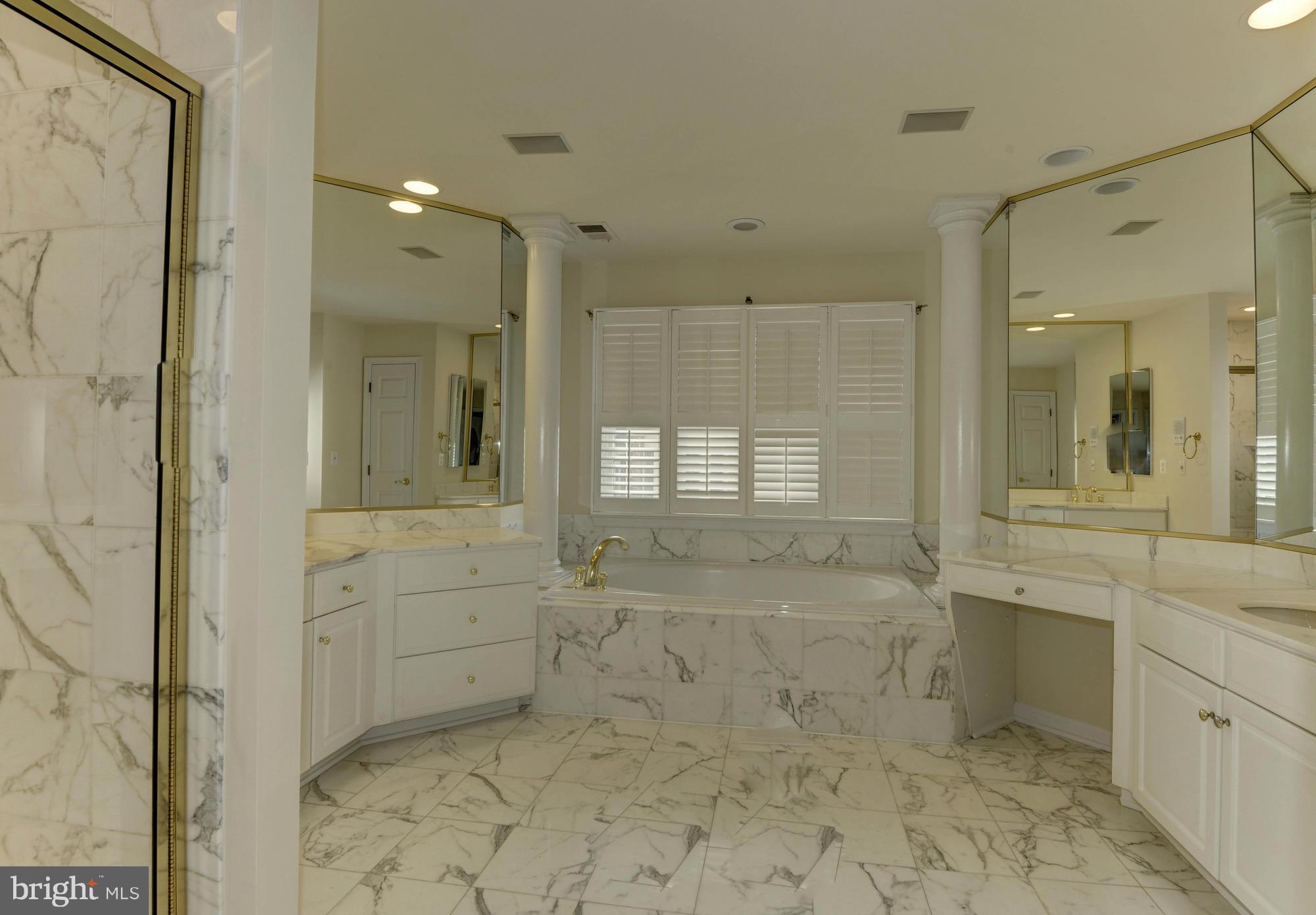 PALISADES PARK - Residential Lease