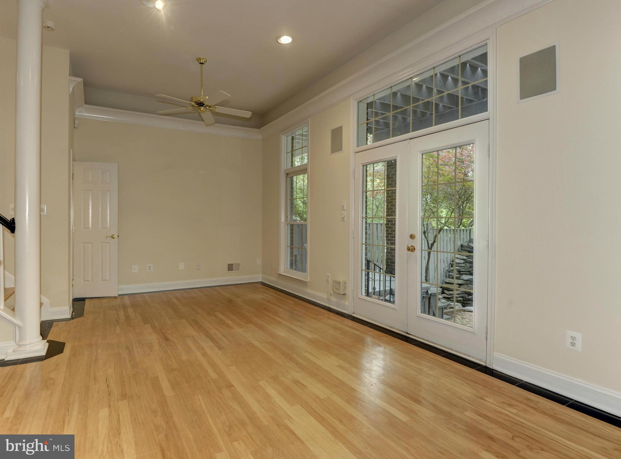 PALISADES PARK - Residential Lease