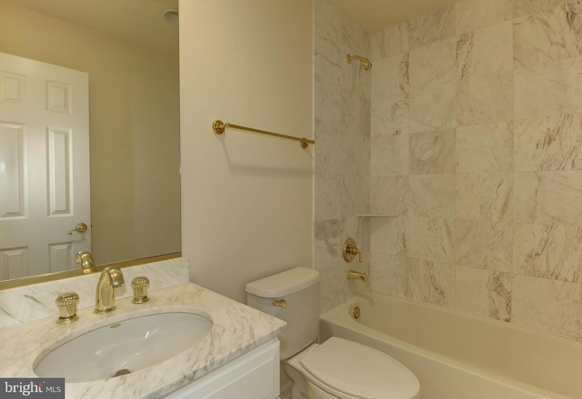 PALISADES PARK - Residential Lease