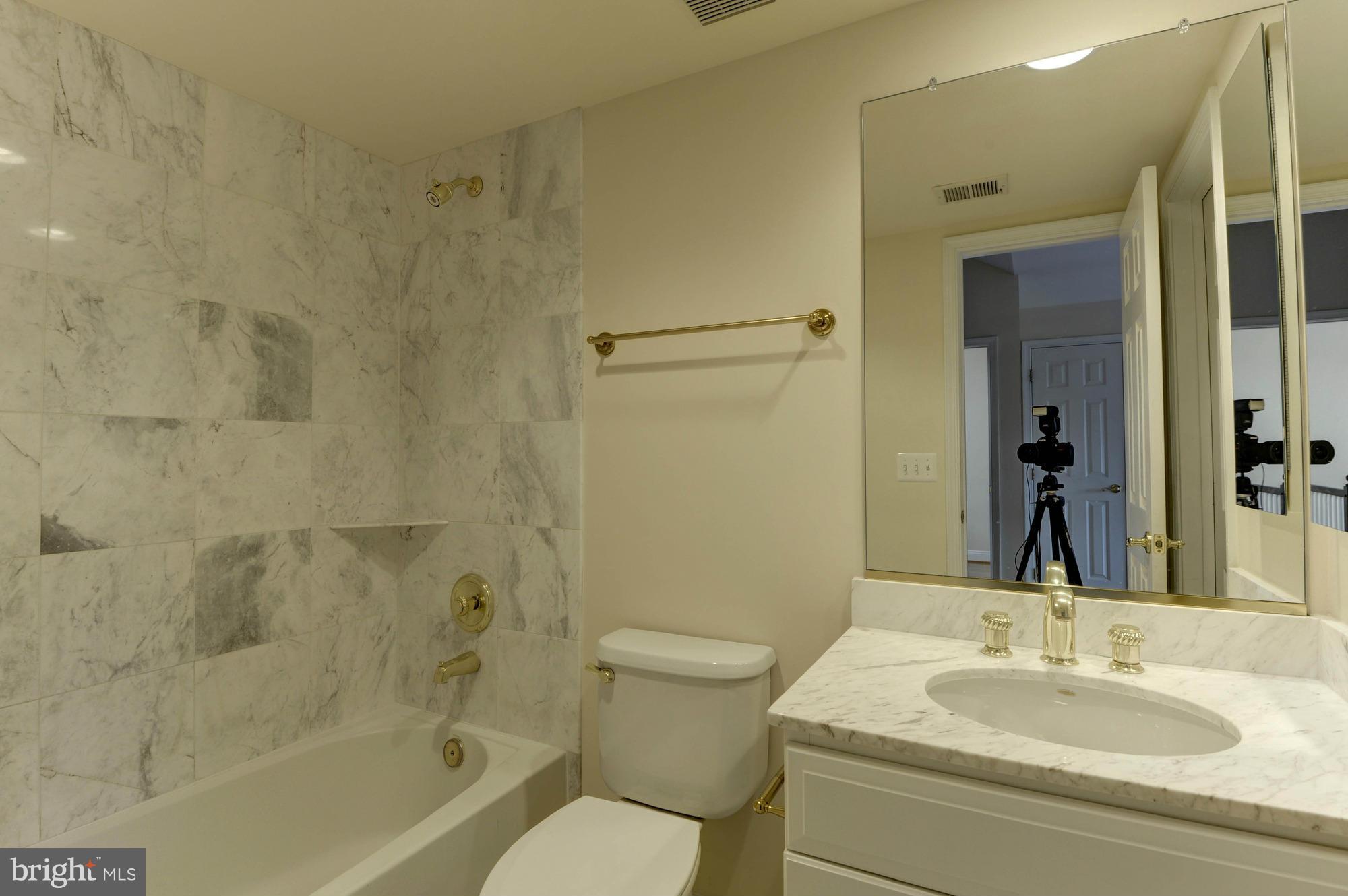 PALISADES PARK - Residential Lease