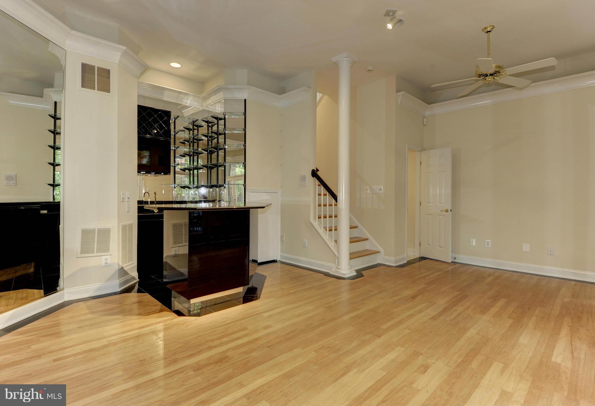 PALISADES PARK - Residential Lease